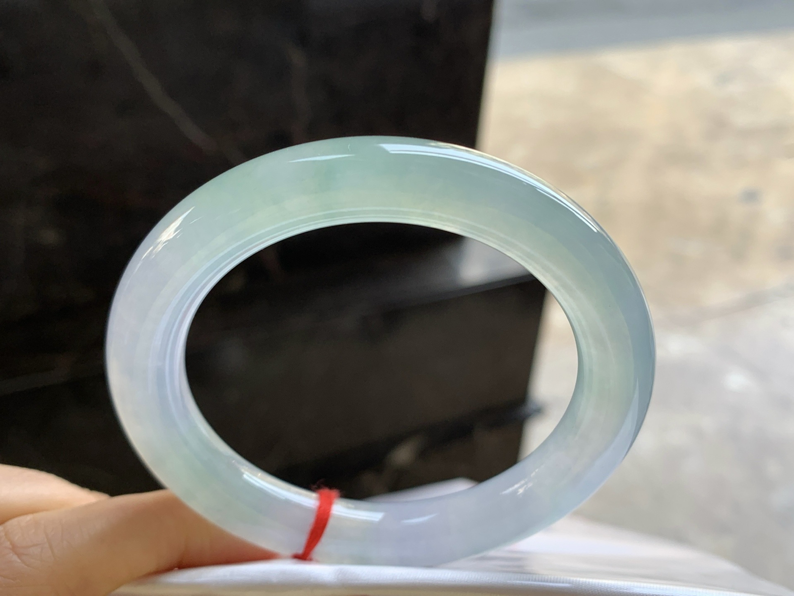 56.5-10.3

冰种春带彩圆条手镯^_^冰透 荧光十足