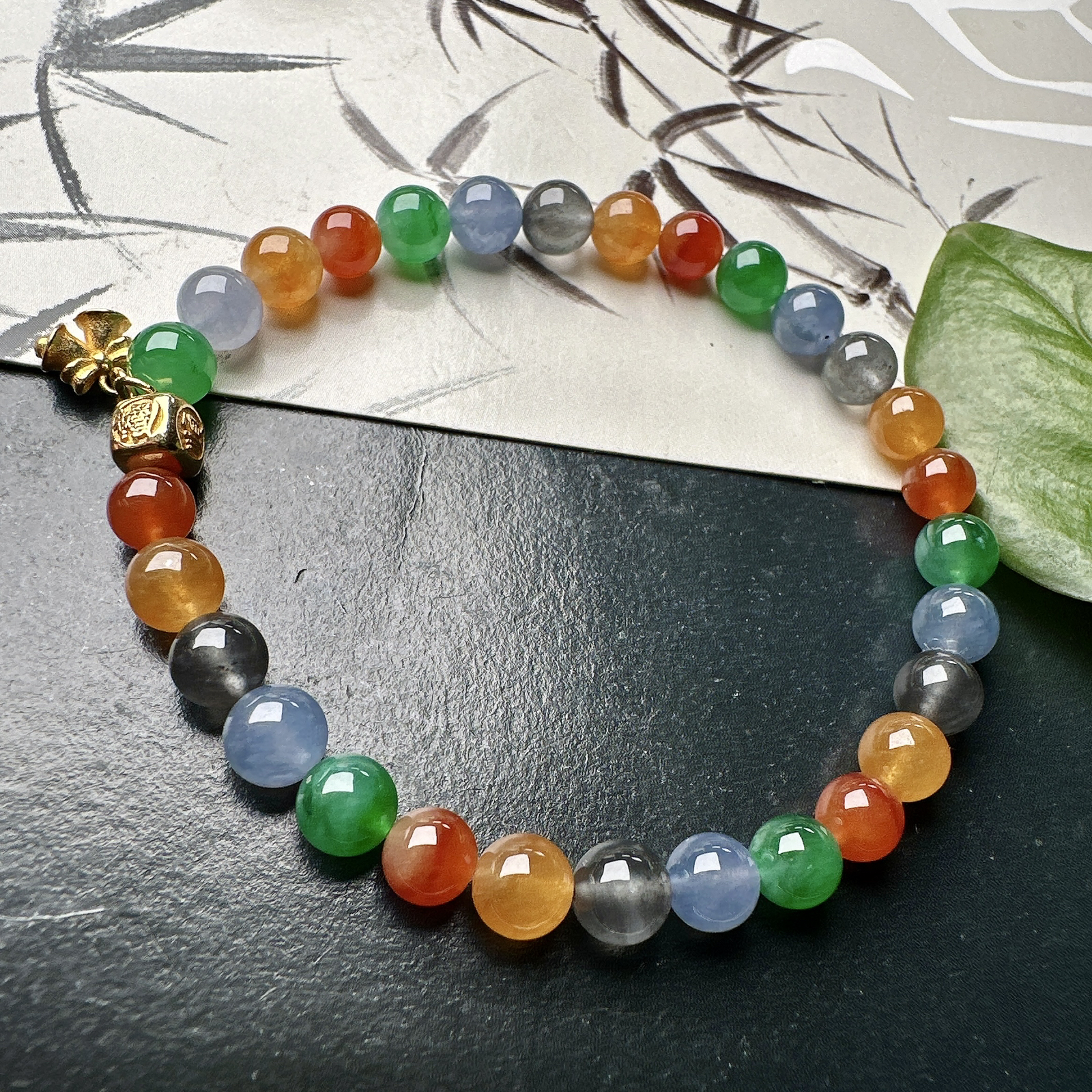 【冰种多宝+18k金钻镶嵌搭配手串】晶莹多彩的糖果串，多宝手串，颜色丰富，更重要的是种水都很好，性价比很不错，直径5.9-6之间