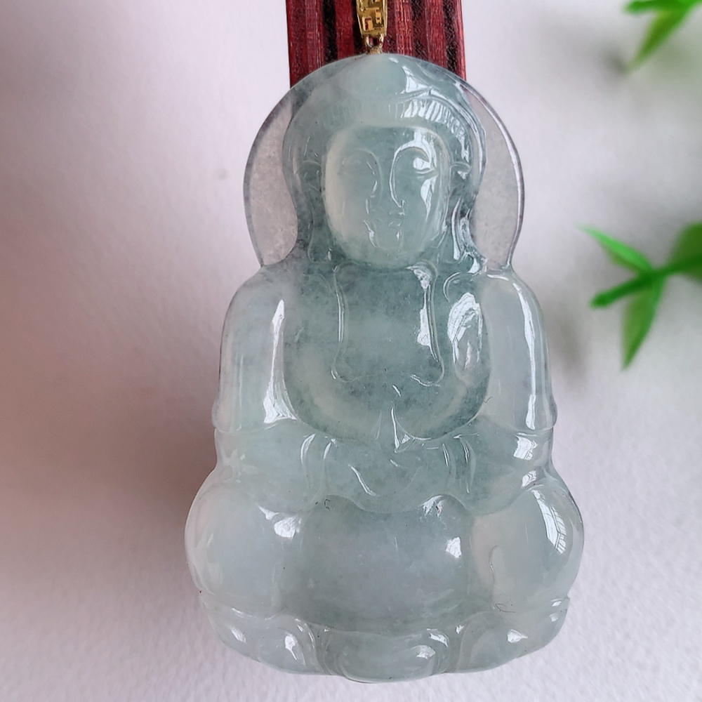 18k金扣冰润精雕观音吊坠，法相端庄大气，工艺精湛，种色浓郁，细腻饱满冰润，种老水足，收藏佳品，佩戴大气  W49.21   尺寸：48.5-31.8-5.3mm