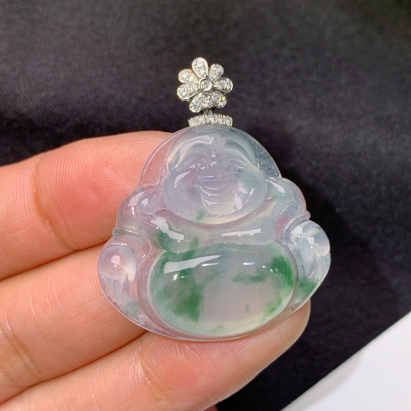 冰飘花笑佛吊坠，18k金扣头，冰润细腻，品相好，种水足，Xq整体尺寸36.7*31*6.1