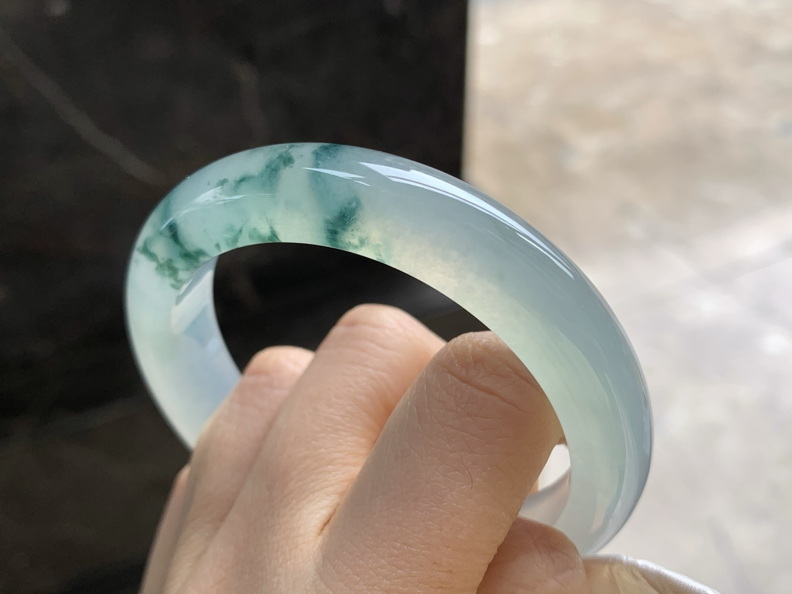 56.5-12.2-8.5

冰蓝花手镯^_^飘花灵韵