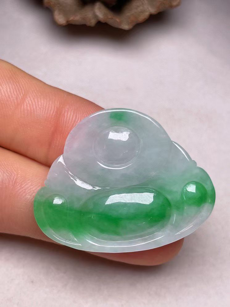 冰糯种飘绿【佛公】吊坠，种水好，玉质细腻 ，卖相好·