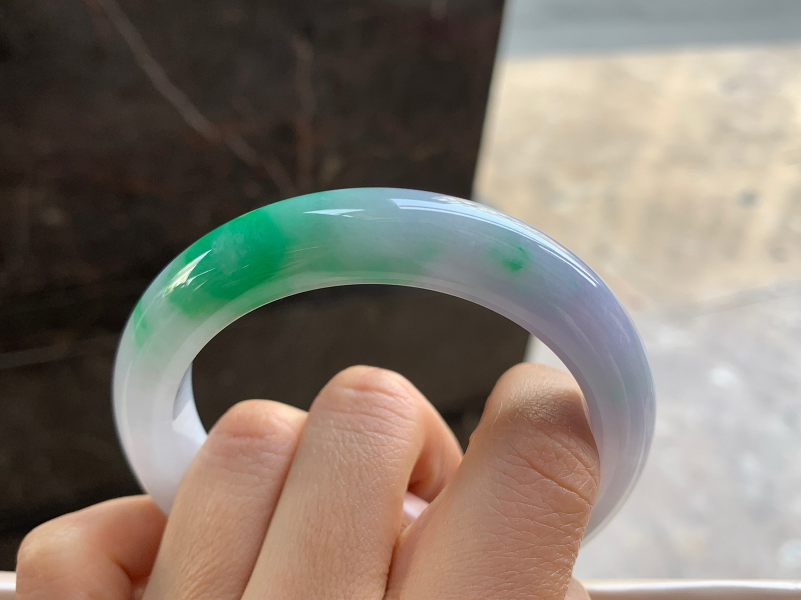 57.5-12.6-9.4

春带彩手镯^_^颜色鲜艳 浓郁