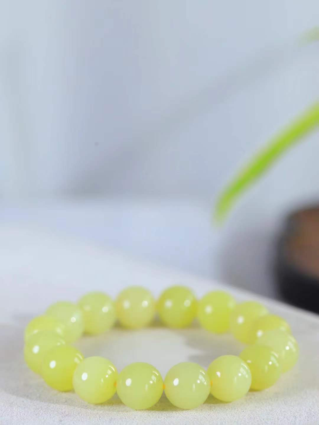 【珠圆玉润.手串】

精品️和田玉黄口珠圆玉润手串 玉质温润细腻  整串打磨圆润，佩戴舒适。珠珠落