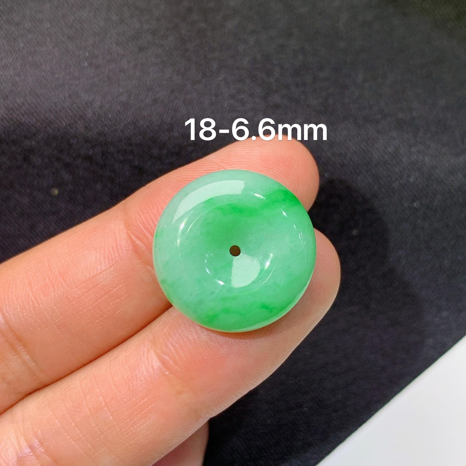 飘绿平安扣，玉质细腻，种水足，Xm尺寸18*6.6