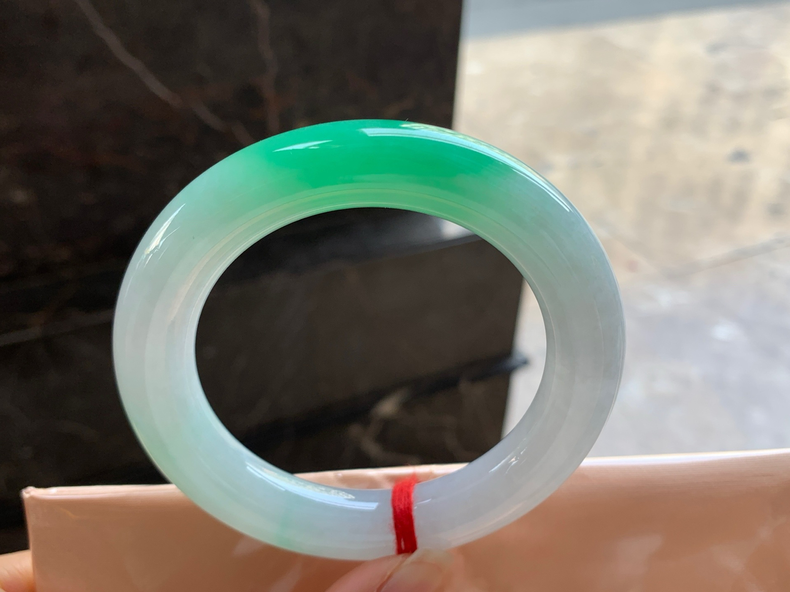 59-12.7

阳绿色圆条手镯^_^色阳