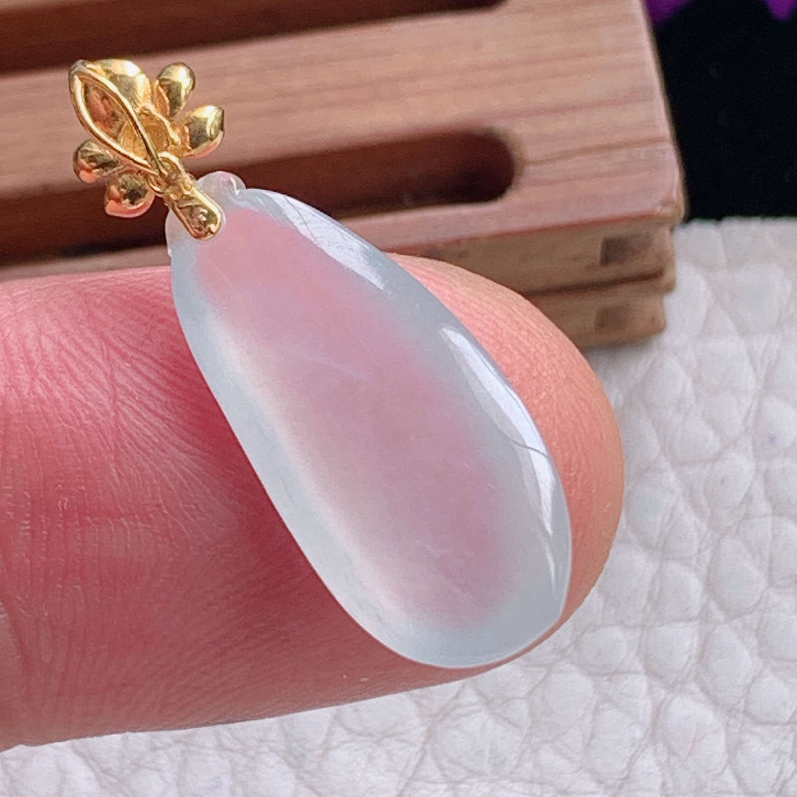 zz3实拍连金30*10*5.2缅甸翡翠高冰福瓜吊坠白冰镶金锁骨坠