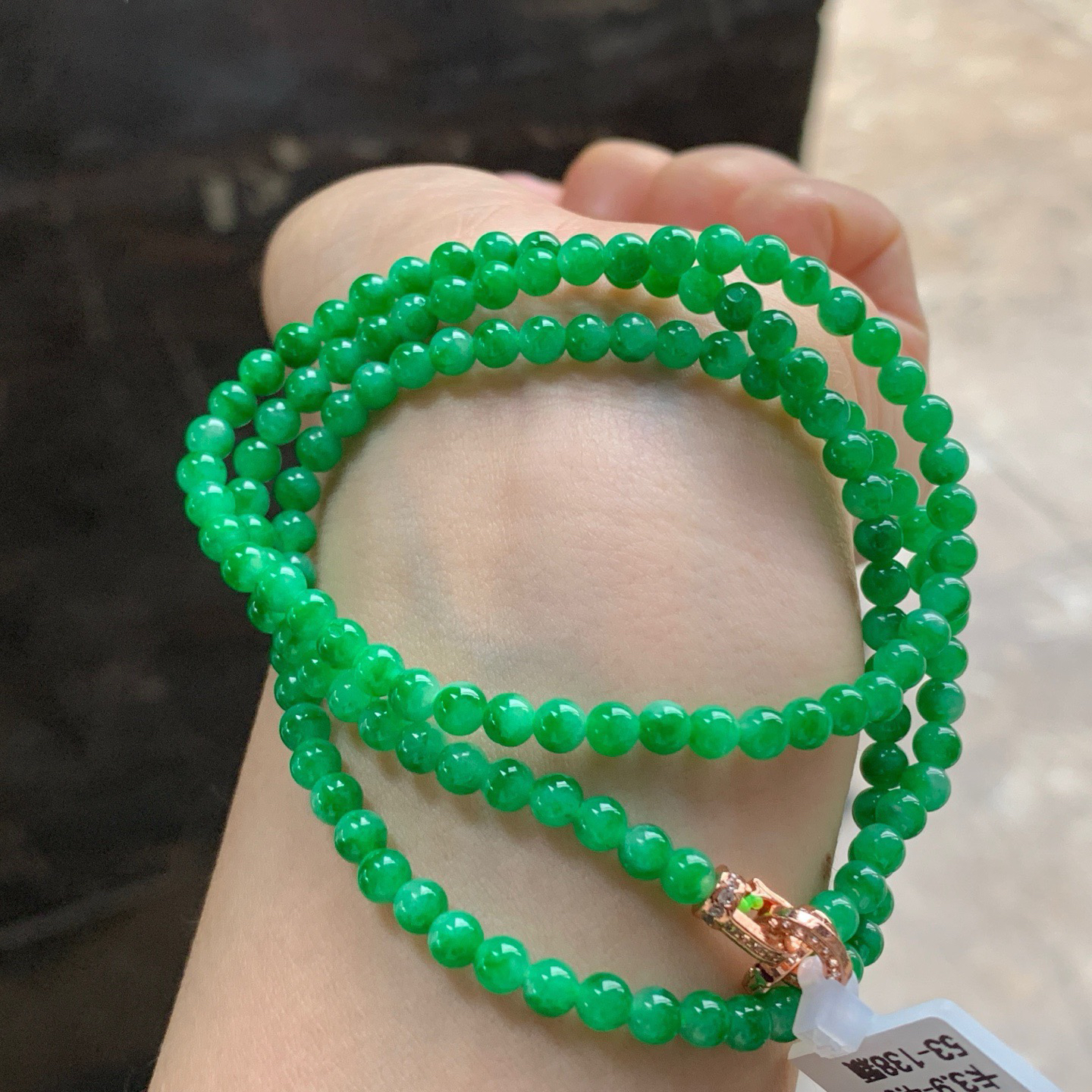 阳绿色珠链^_^色阳 玉质温润 138颗