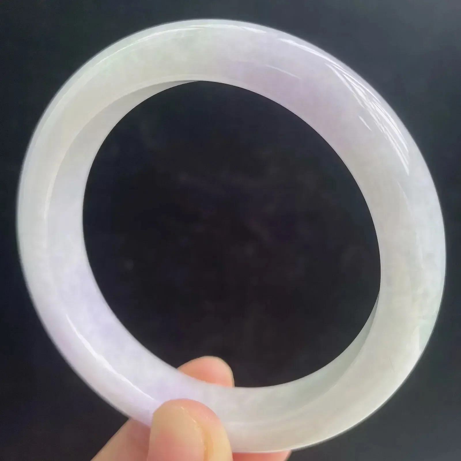 55.3mm自然光拍摄天然翡翠A货紫罗兰好种水正圈手镯 56.48克