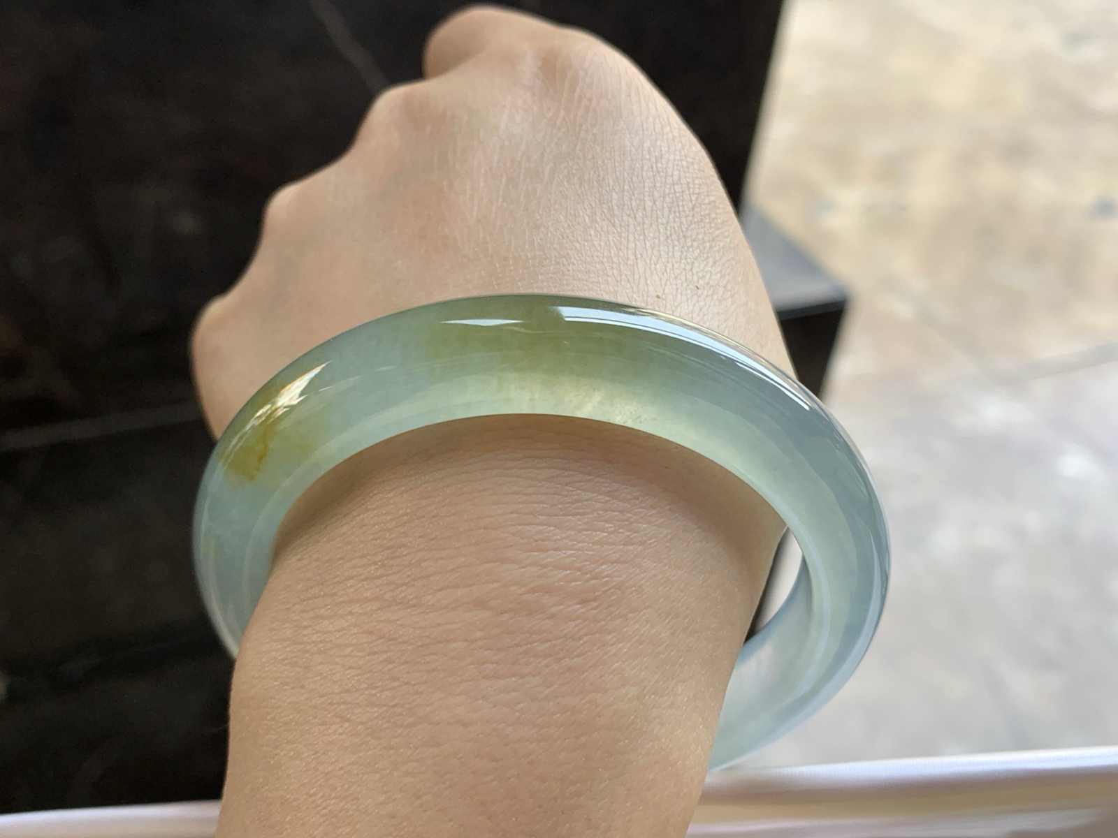 59-12.2-9.2

冰黄手镯^_^透亮