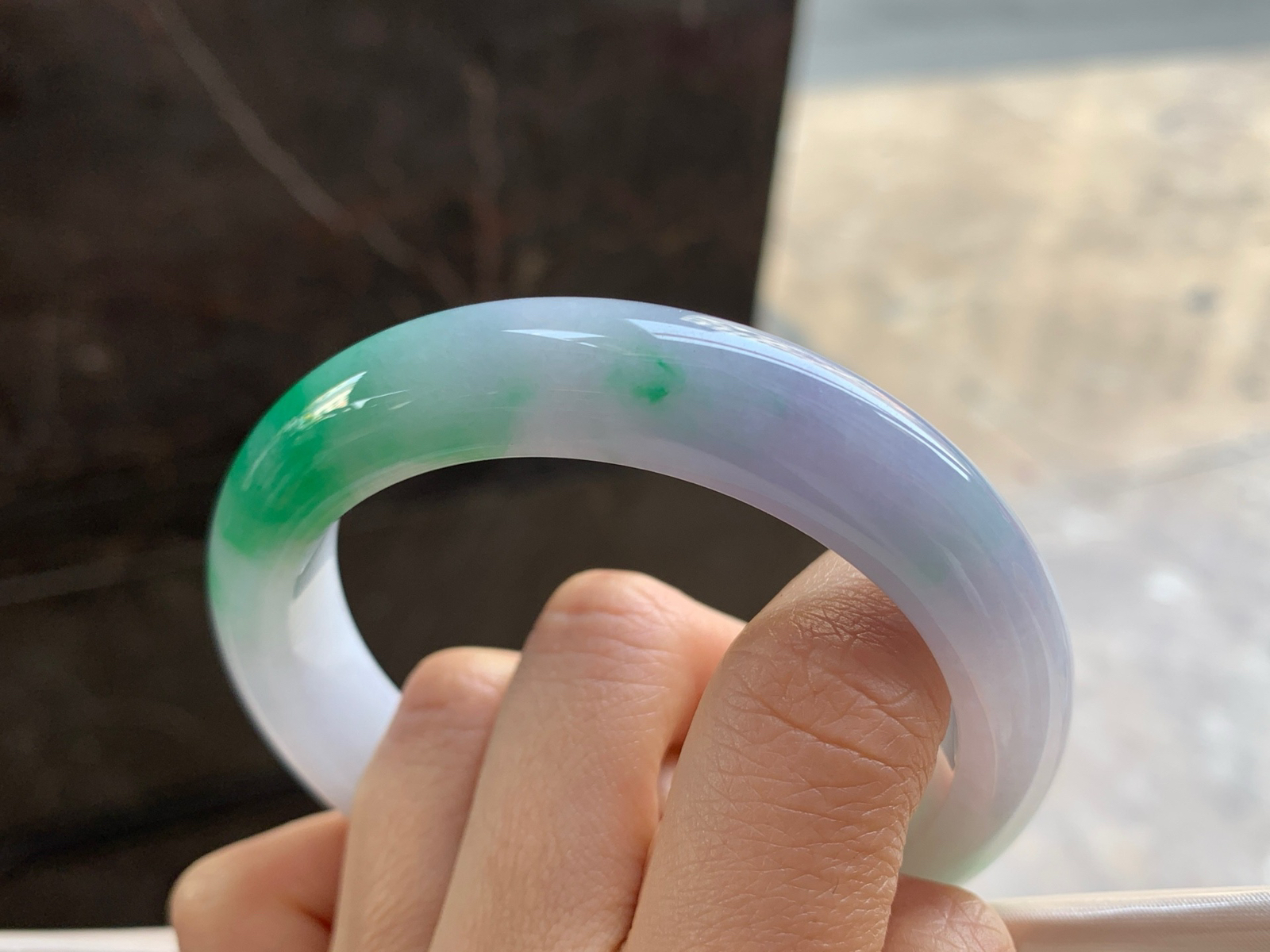 57.5-12.6-9.4

春带彩手镯^_^颜色鲜艳 浓郁