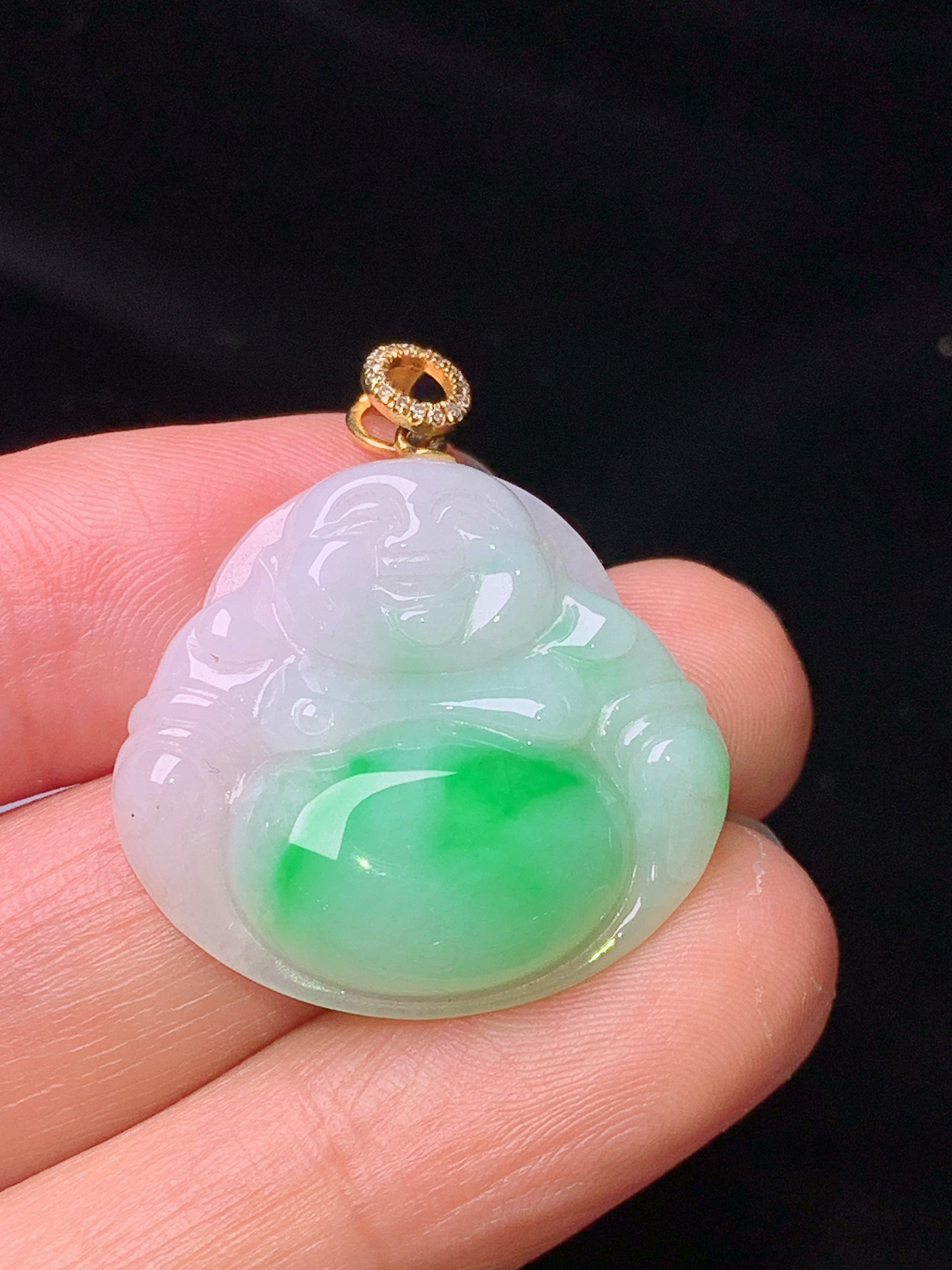 18k金钻镶嵌飘绿佛公吊坠 玉质细腻 色泽艳丽清新 水润亮眼 整体尺寸29.6*25.8*5.8yz