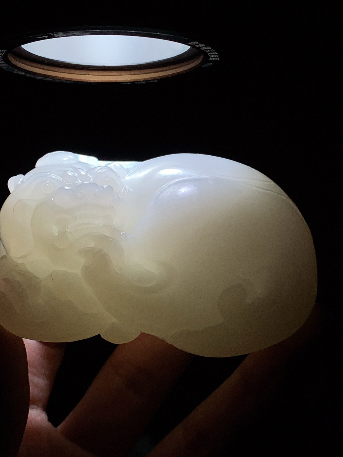 收藏级！新疆和田玉羊脂白玉招财进宝貔貅把件 尺寸76/43/38重219.6克。玉质细腻油润。手推出油。佩戴高端典雅。lt260321