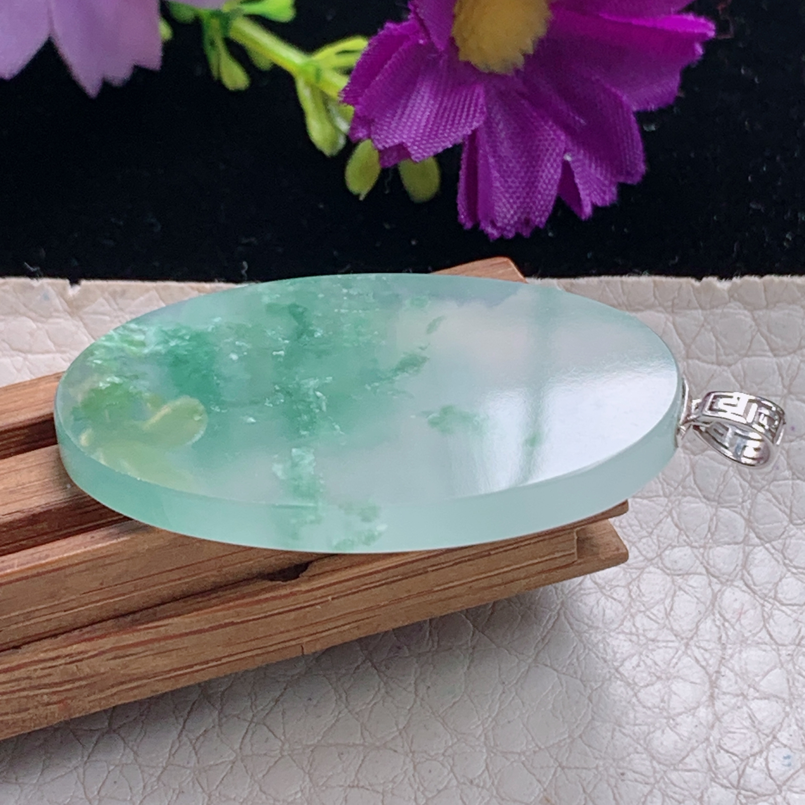 zz3实拍42.3*26.5*4缅甸翡翠冰飘花平安无事牌吊坠椭圆精美玉坠18k金扣