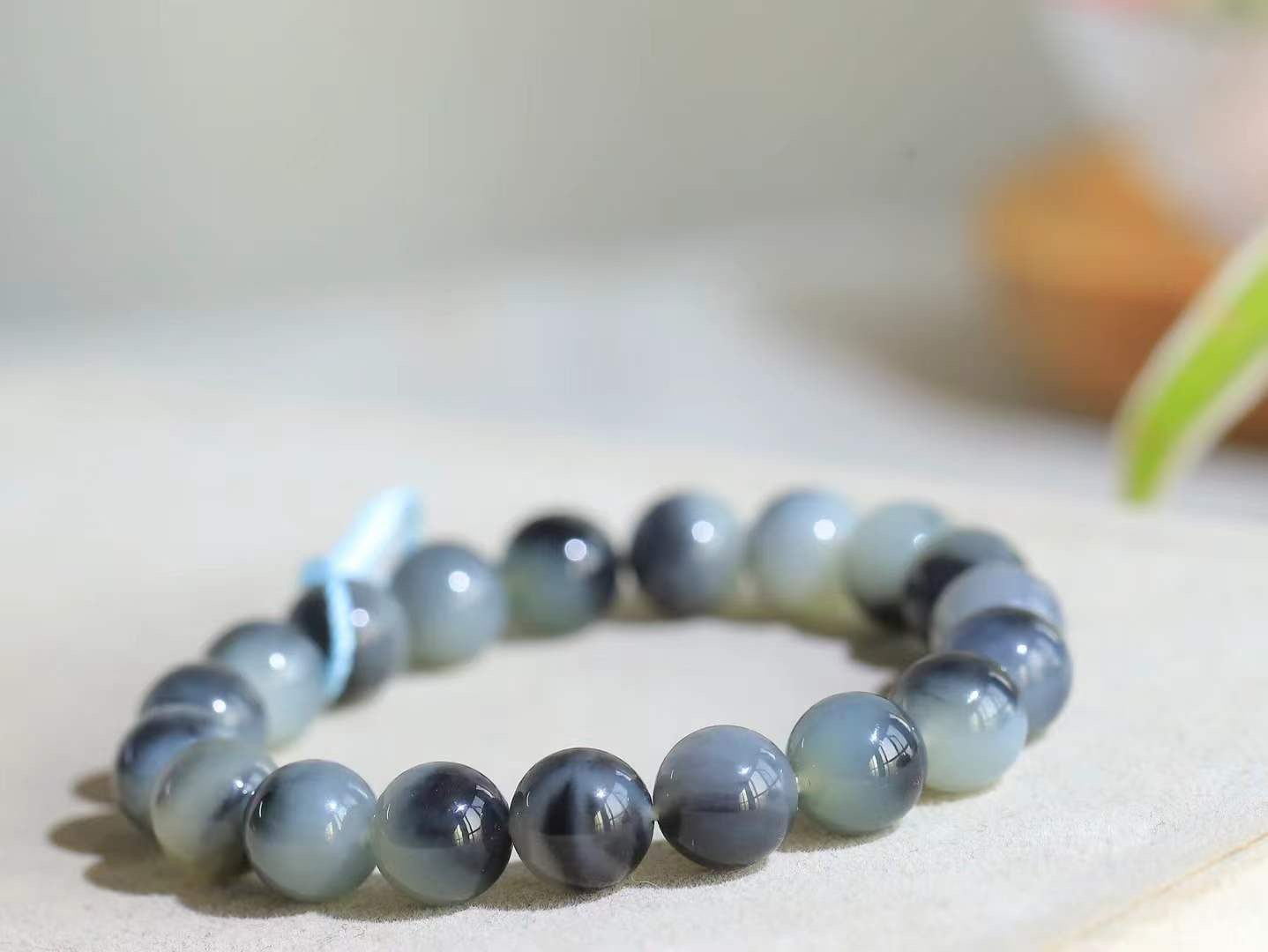 【珠圆玉润.手串】

精品️和田玉青花珠圆玉润手串 玉质温润细腻  整串打磨圆润，佩戴舒适。珠珠落