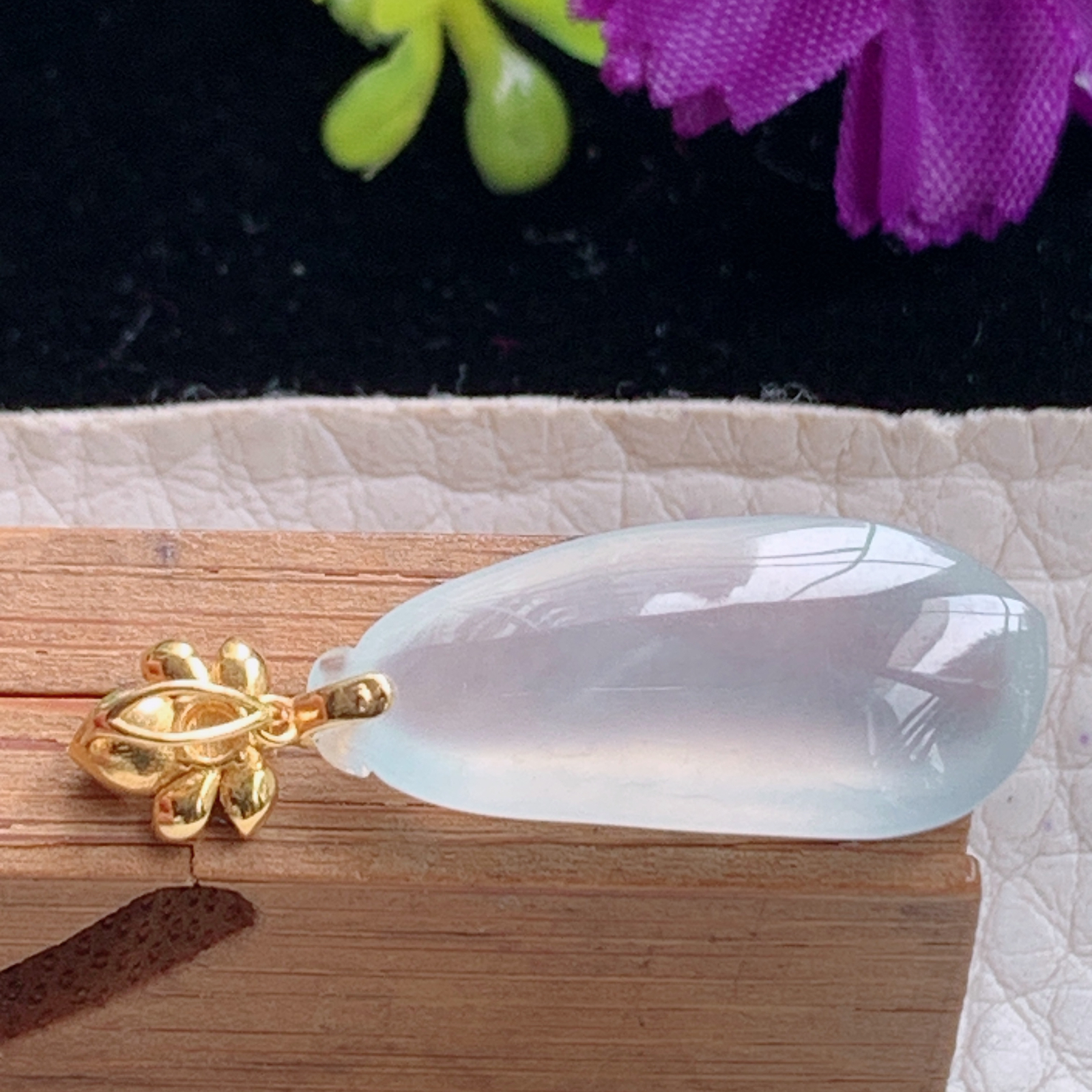 zz3实拍连金30*10*5.2缅甸翡翠高冰福瓜吊坠白冰镶金锁骨坠