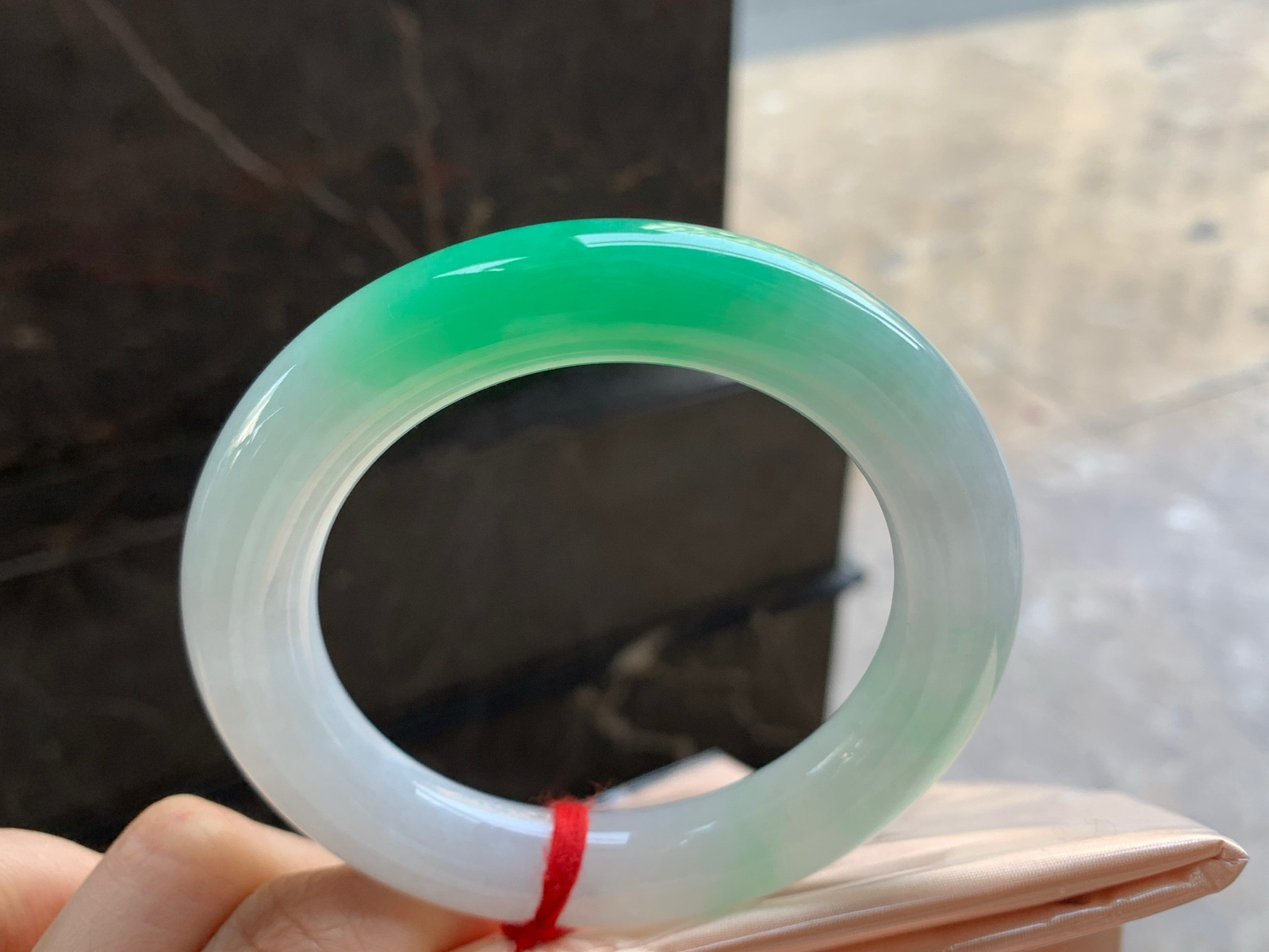 59-12.7

阳绿色圆条手镯^_^色阳