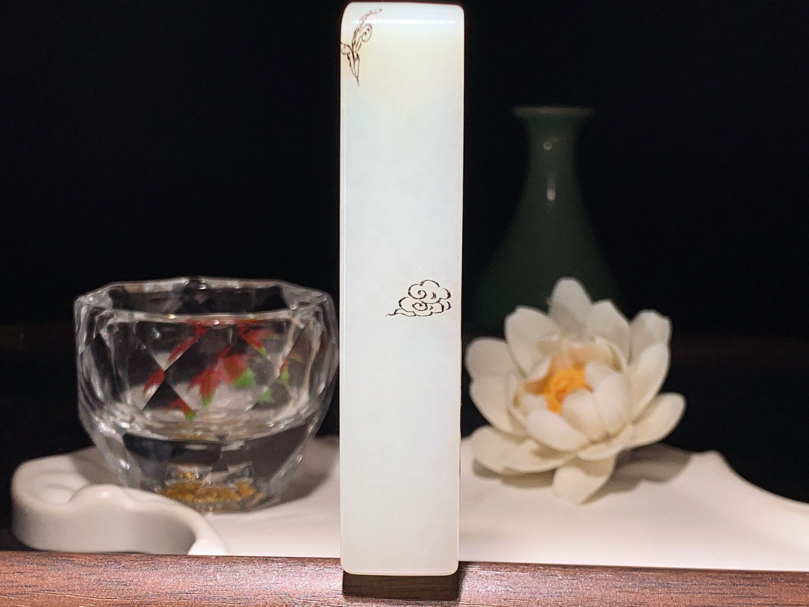 新疆和田玉喜上眉梢印章 尺寸87/18/18重85克。玉质细腻油润。手推出油。品相大气lt260321