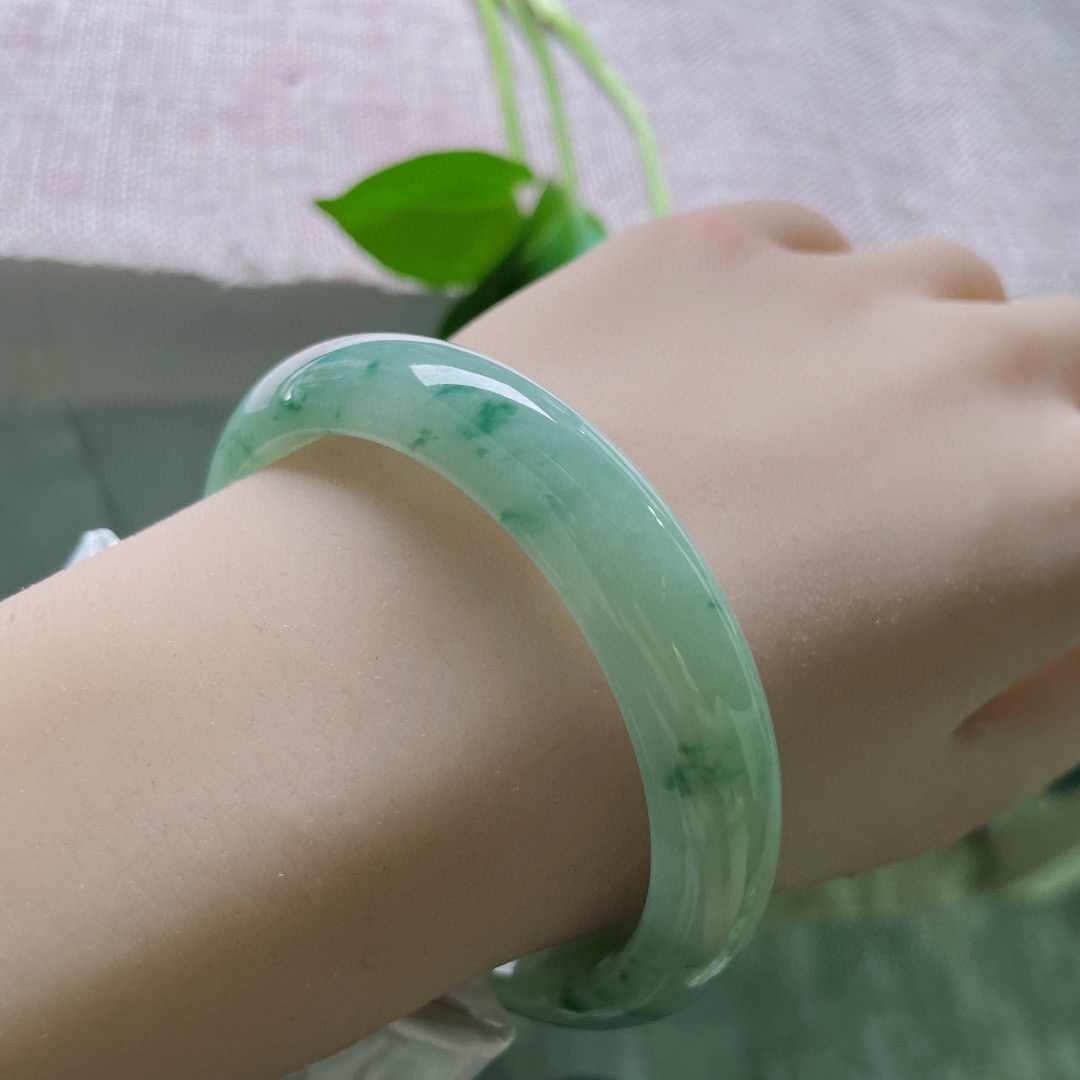 57/12.5/7.8。飘花无纹裂