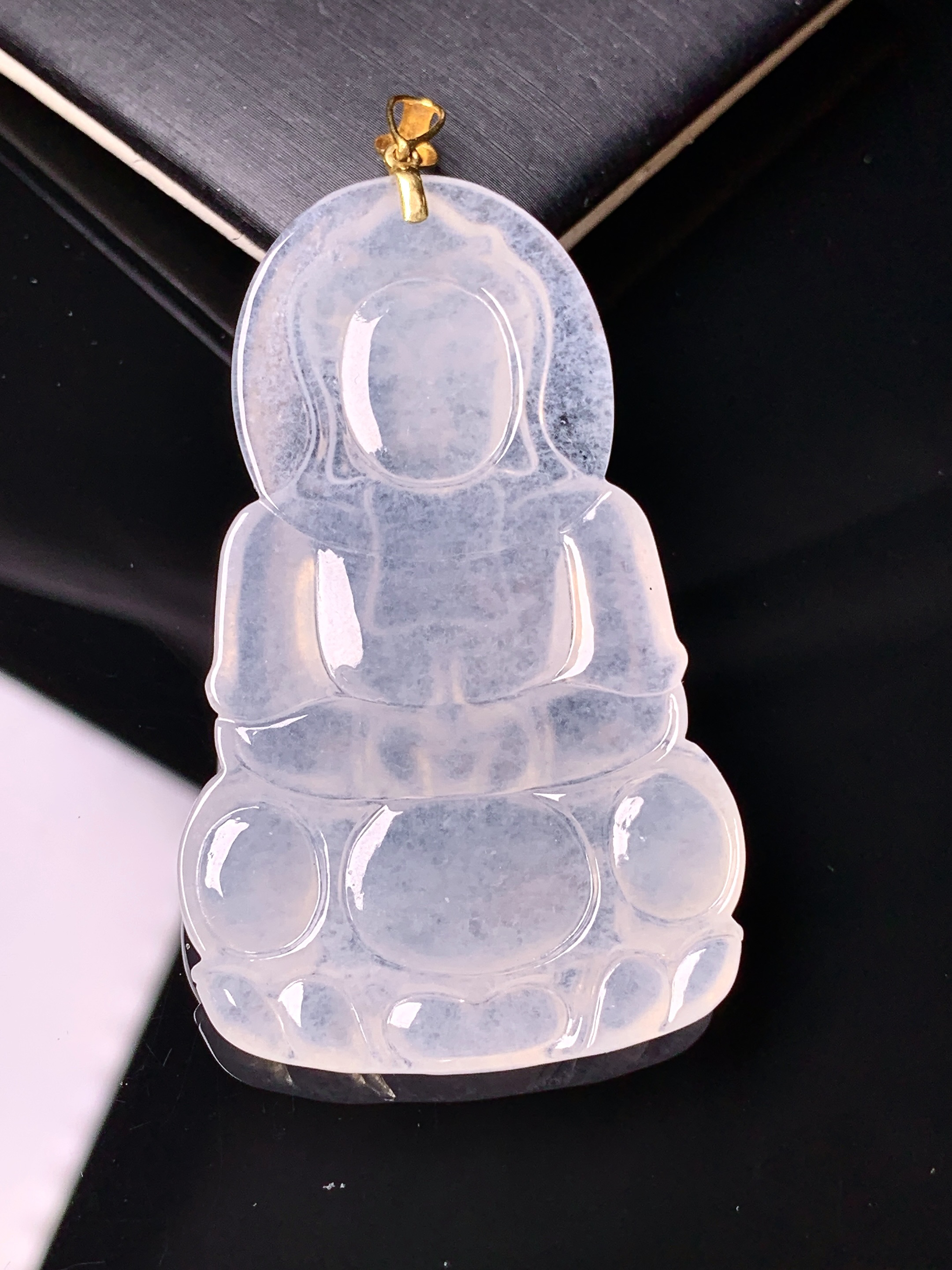 18k金镶嵌冰种观音吊坠 玉质细腻 色泽艳丽清新 水润亮眼 整体尺寸61.2*32.8*5f3