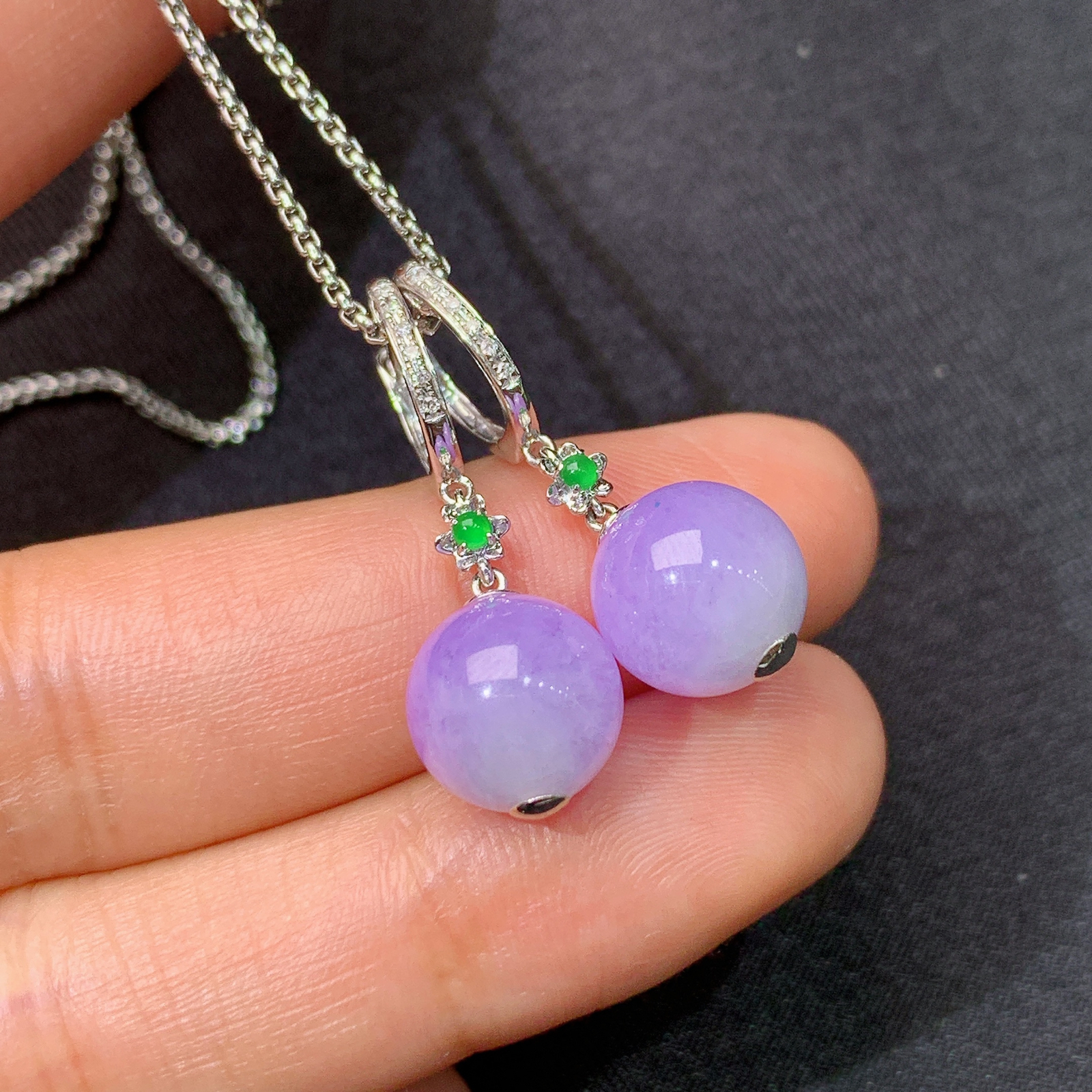 冰紫罗兰圆珠耳坠，18k金镶嵌，温润细腻，颜色鲜艳，Xyg  尺寸9.6