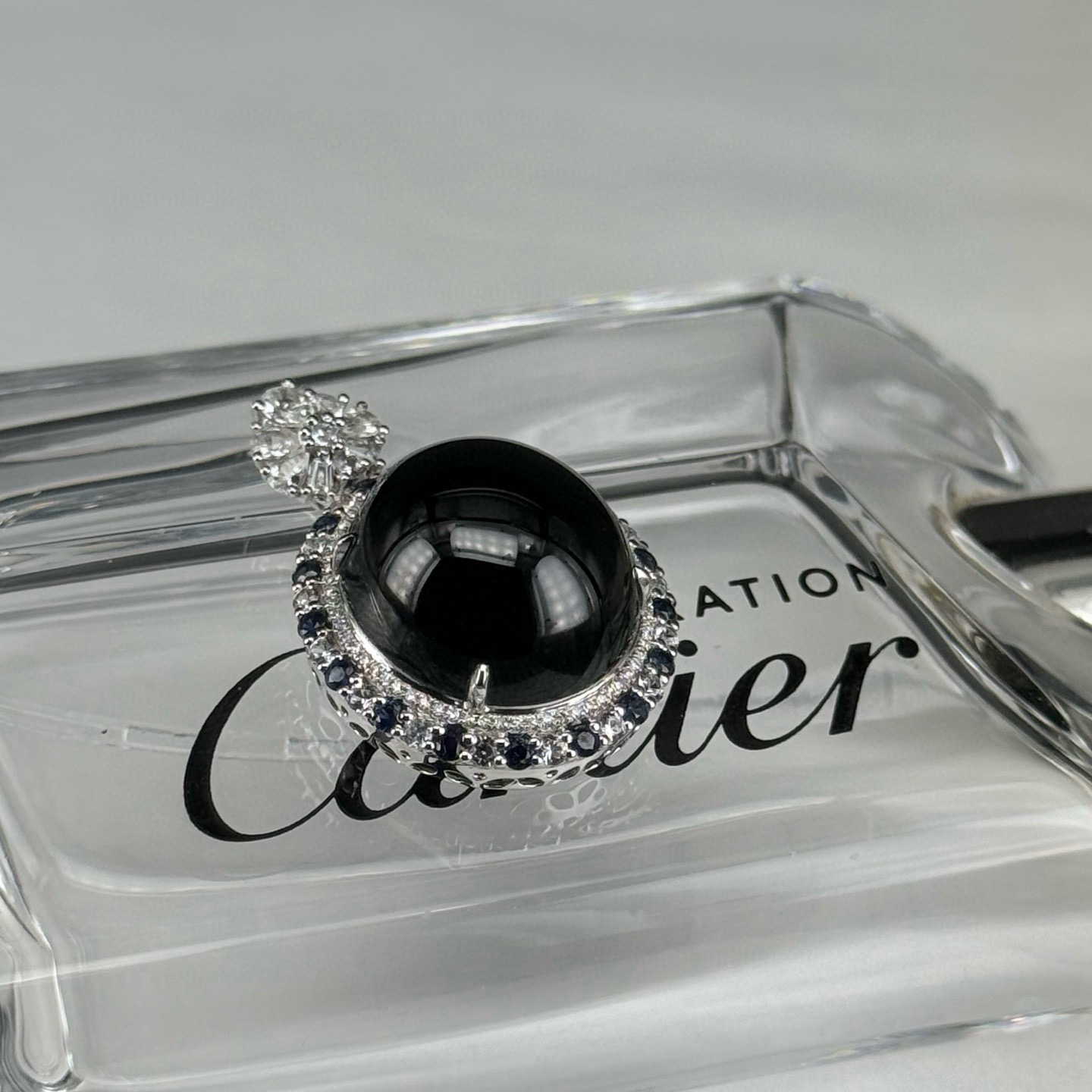 精品18k墨翠蛋面吊坠 种好色正 黑度极好 打灯通透去油性十足 尺寸30.2