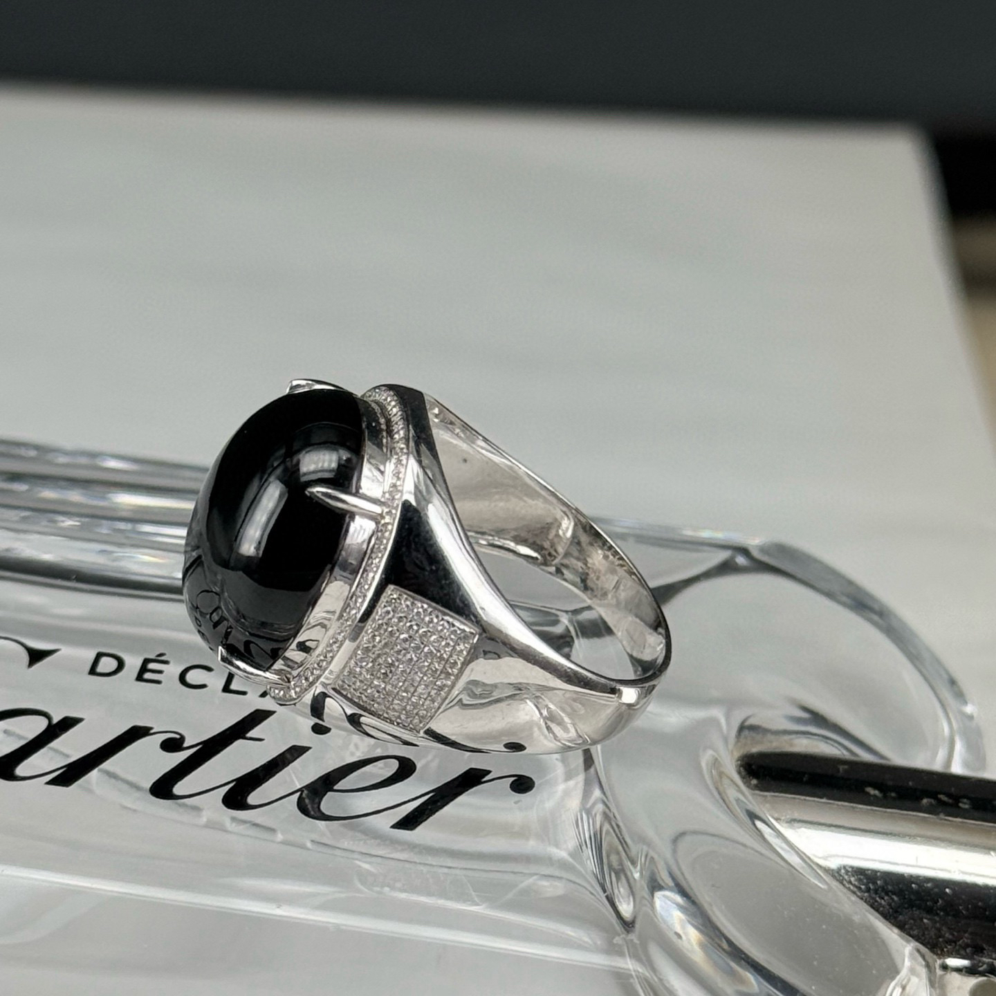 精品18k墨翠男戒 种好色正 黑度极好 打灯通透 油性十足  尺寸17.9