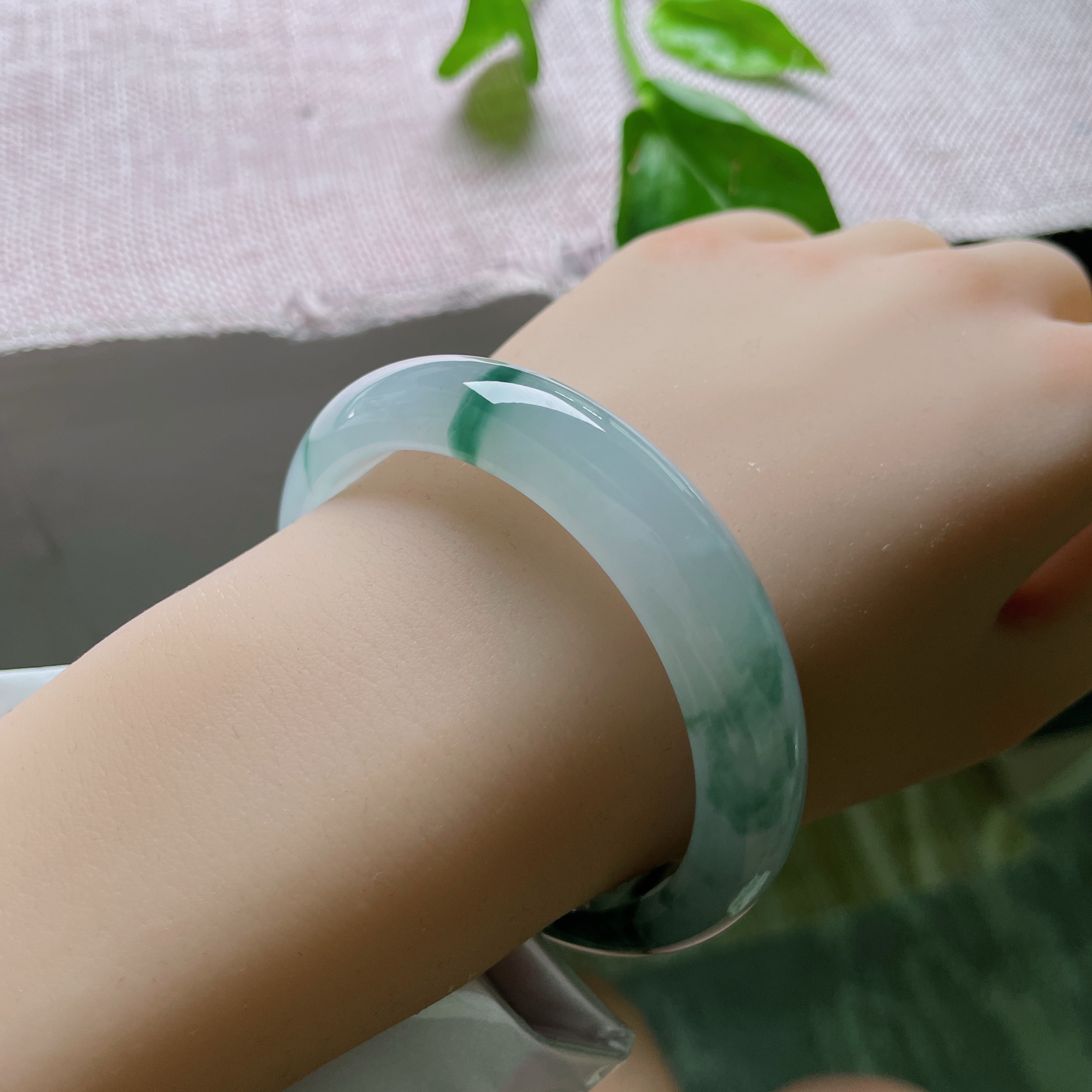 55/12.4/7.6，冰飘花正圈，种老，冰冰透透，西塞山前白鹭飞，桃花流水鳜鱼肥。完美，