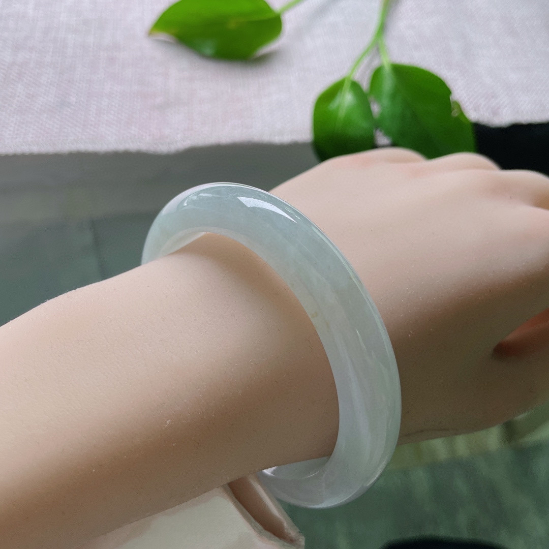 57.8/11.5/9，淡绿淡紫正圈，质地温润细腻，种老，上手知性，优雅，完美，