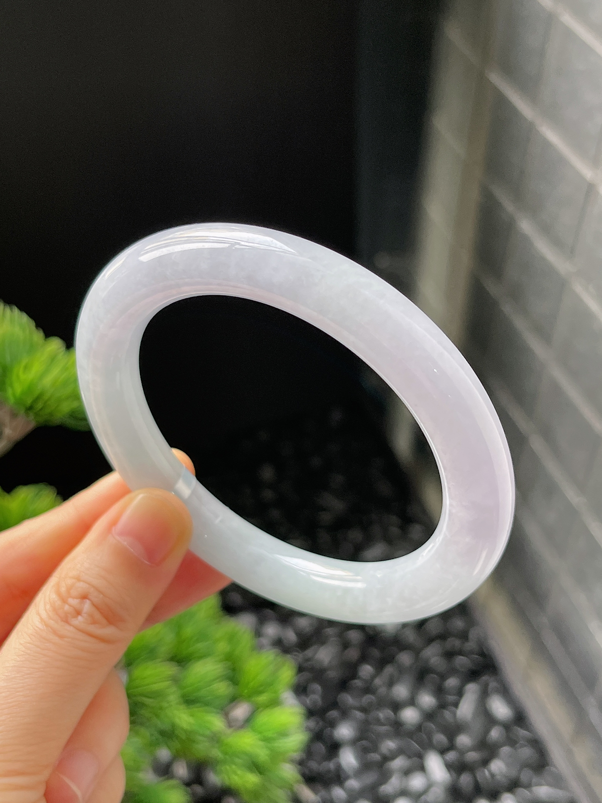 圆镯57.5圈口，翡翠糯化种淡春彩手镯