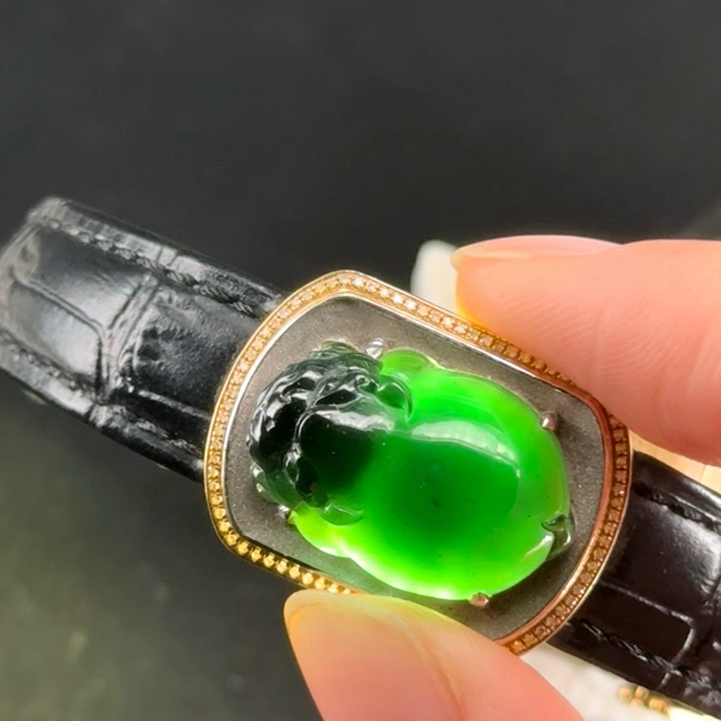 精品18k墨翠手环 种好色正 黑度极好 打灯通透 油性十足 尺寸22