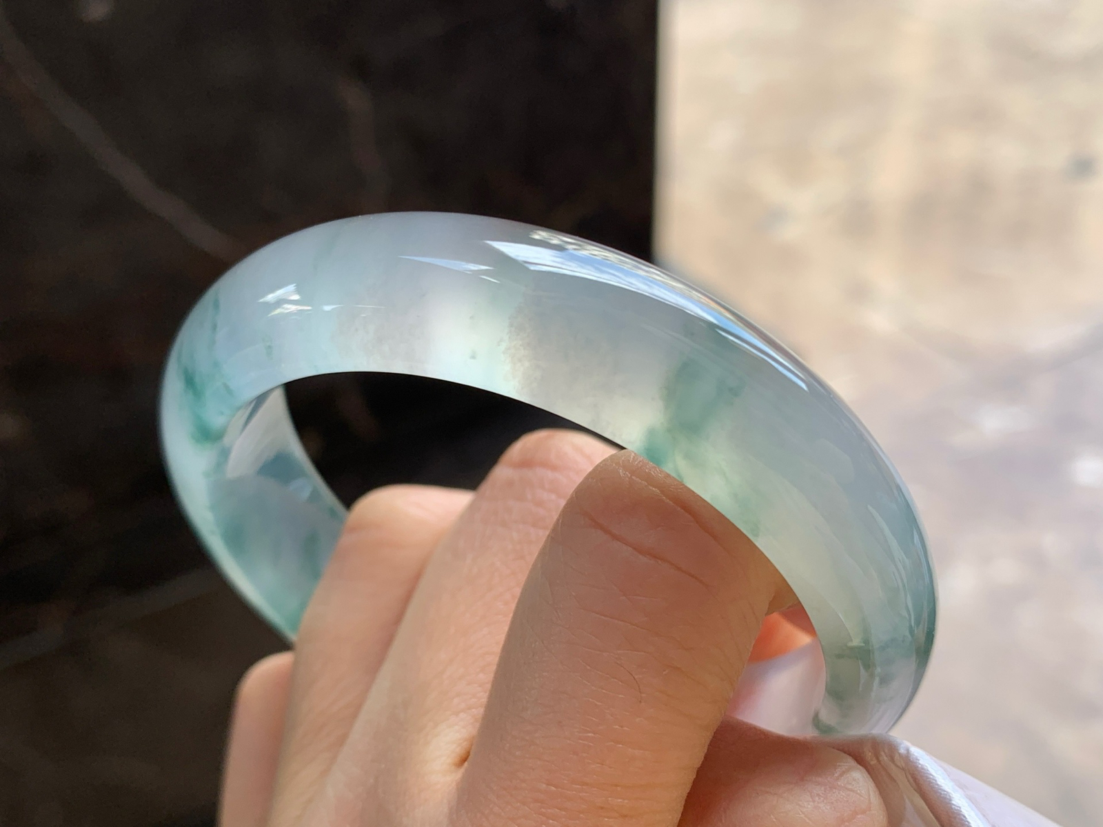 57-14.6-8.2

高冰蓝花手镯^_^透亮