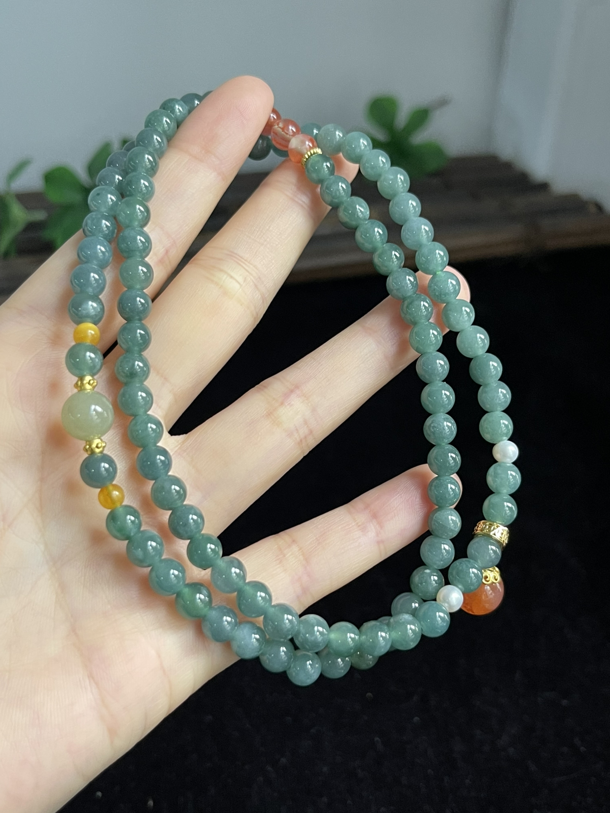 翡翠项链，配珠为南红玛瑙，可做项链，可做手链