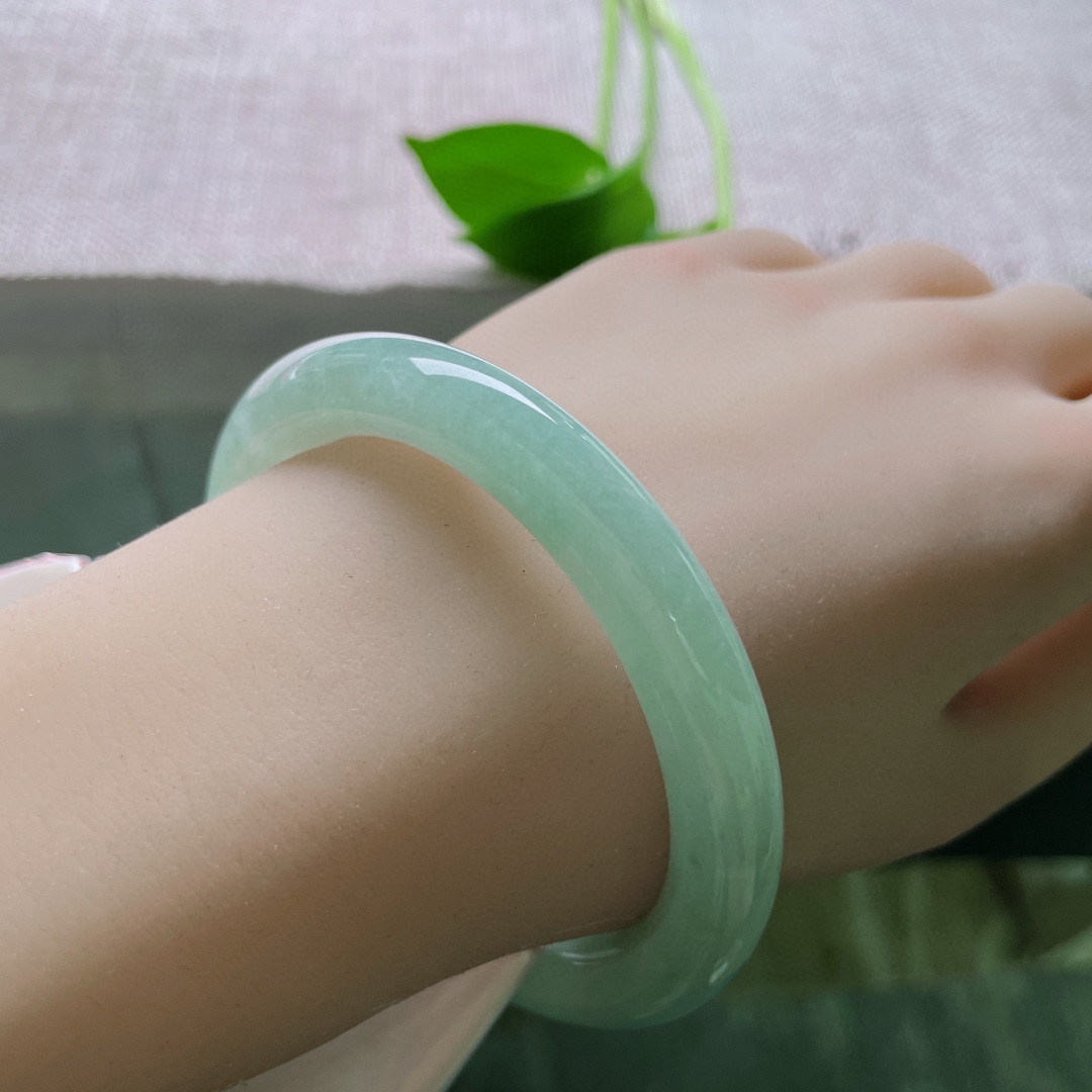 58.9/9.7，晴绿圆条，无暇