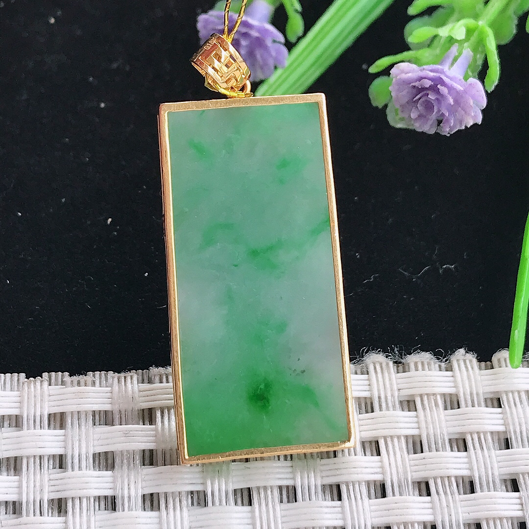 实拍A货翡翠32.5/16/3.2老坑18k金镶嵌冰润飘阳绿无事牌吊坠翡翠玉挂件