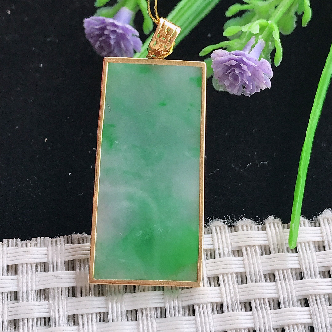 实拍A货翡翠32.5/16/3.2老坑18k金镶嵌冰润飘阳绿无事牌吊坠翡翠玉挂件