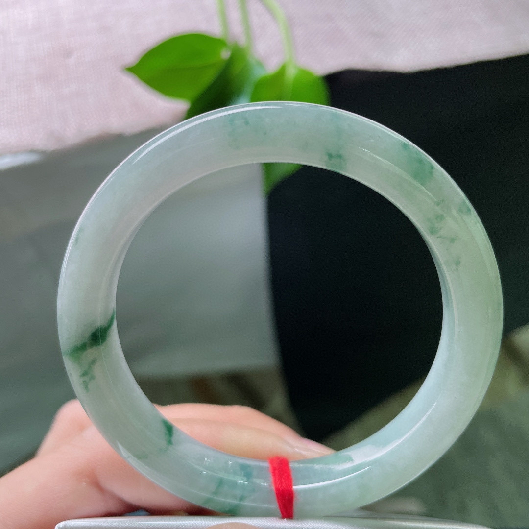 55/9.5/8.2，飘花泥鳅背，佩戴轻盈无感，不失大气婉约，完美