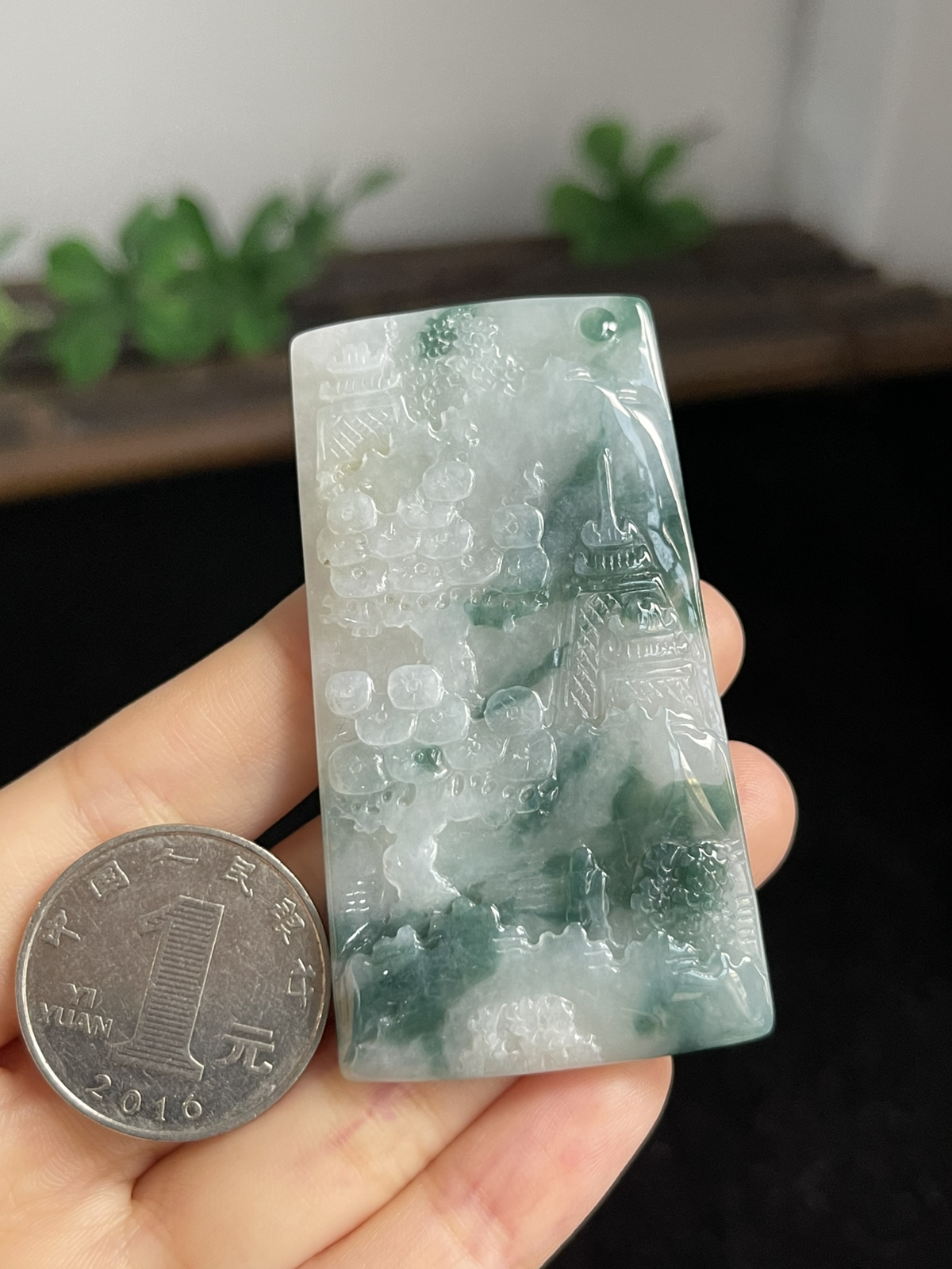 翡翠飘绿山水牌