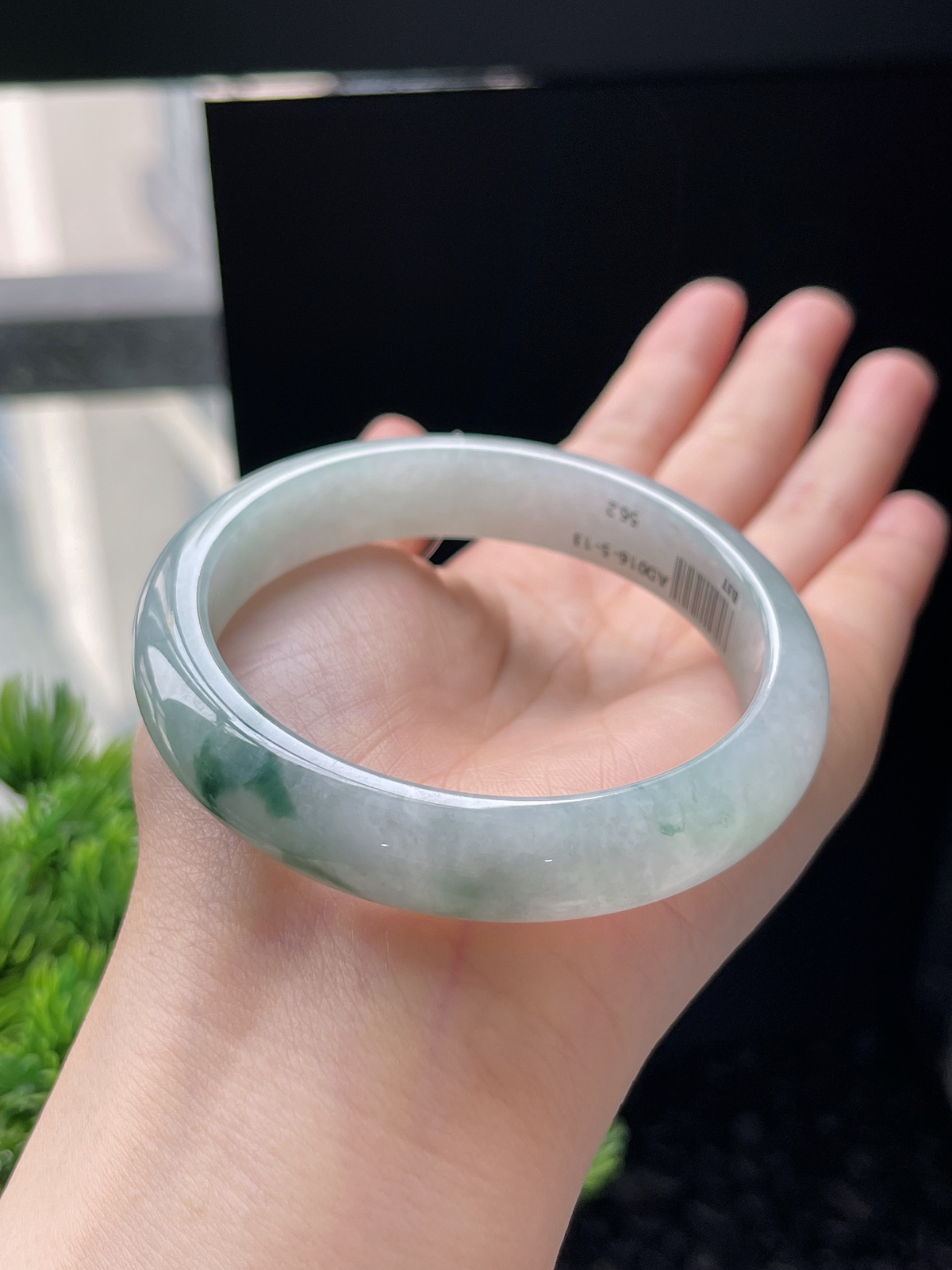 正圈56.2圈口，翡翠糯化种飘花手镯