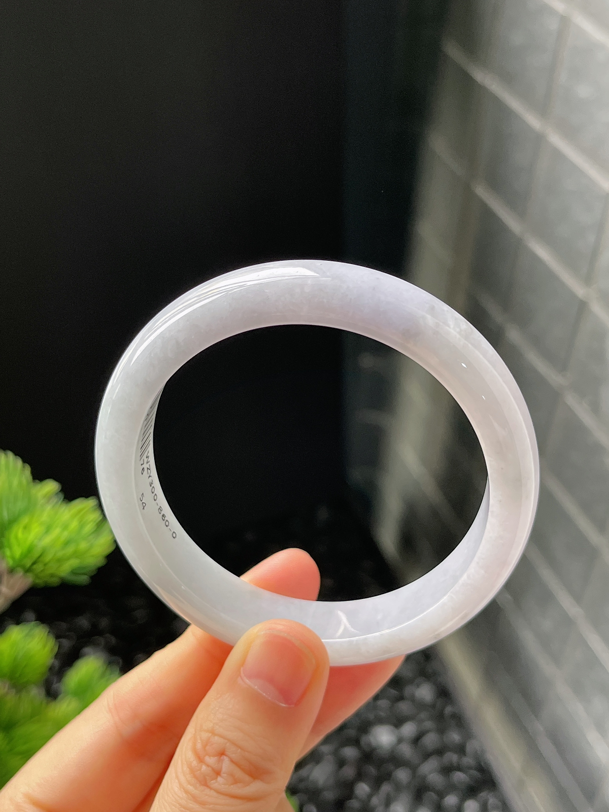 正圈54圈口，翡翠糯化种淡紫色手镯