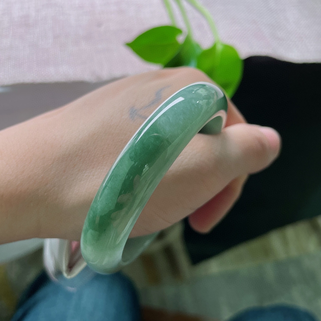 55.3/12.5/7.7，油青正圈，水头好，种老，佩戴沉稳，有内涵，无纹裂