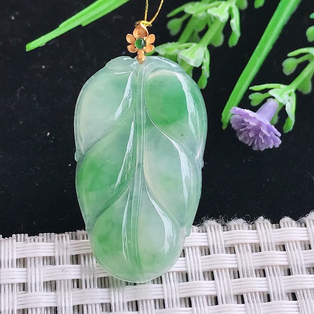 实拍A货翡翠35.3/20.8/4老坑18k金镶嵌冰阳绿叶子吊坠翡翠玉挂件
