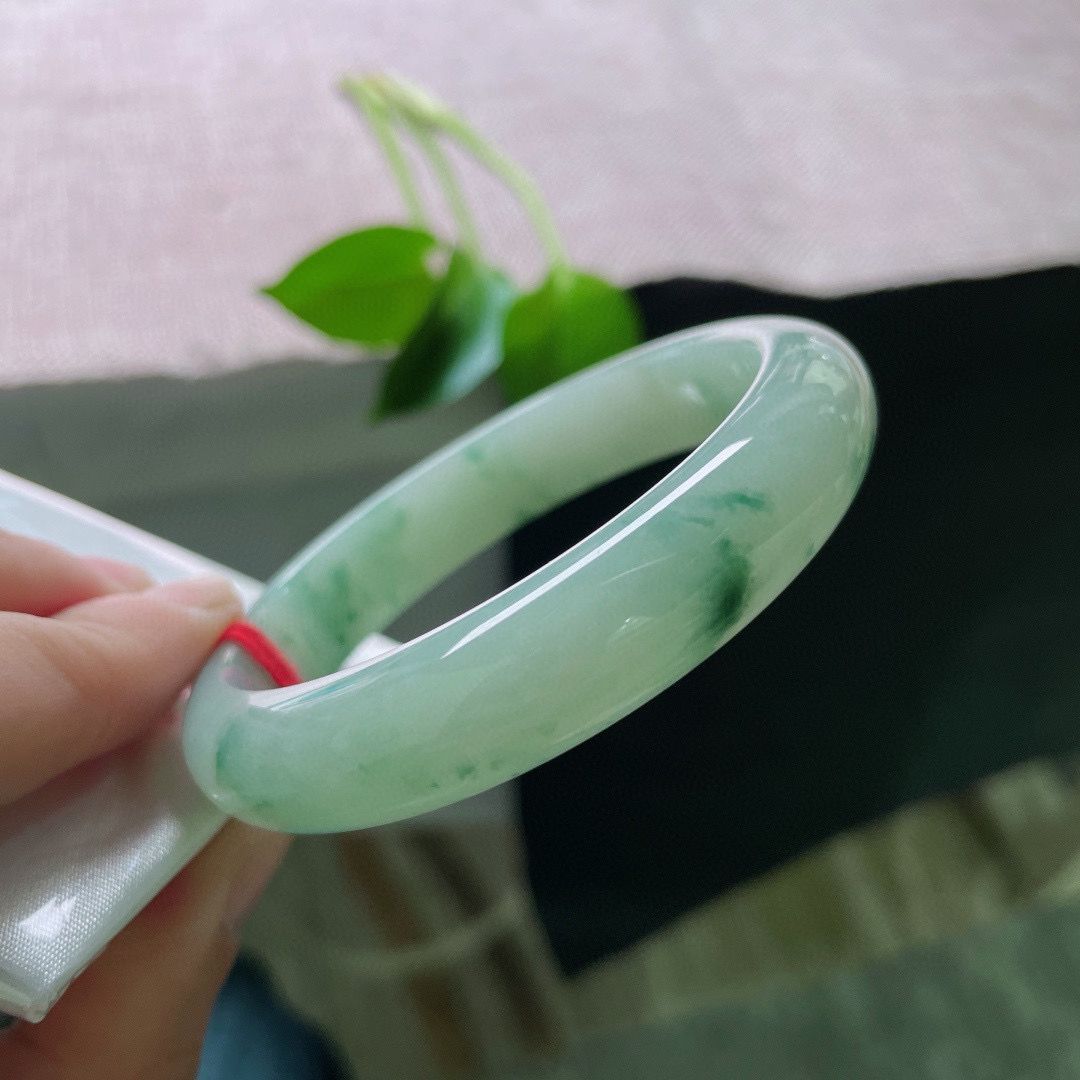 57/12.5/7.8。飘花无纹裂