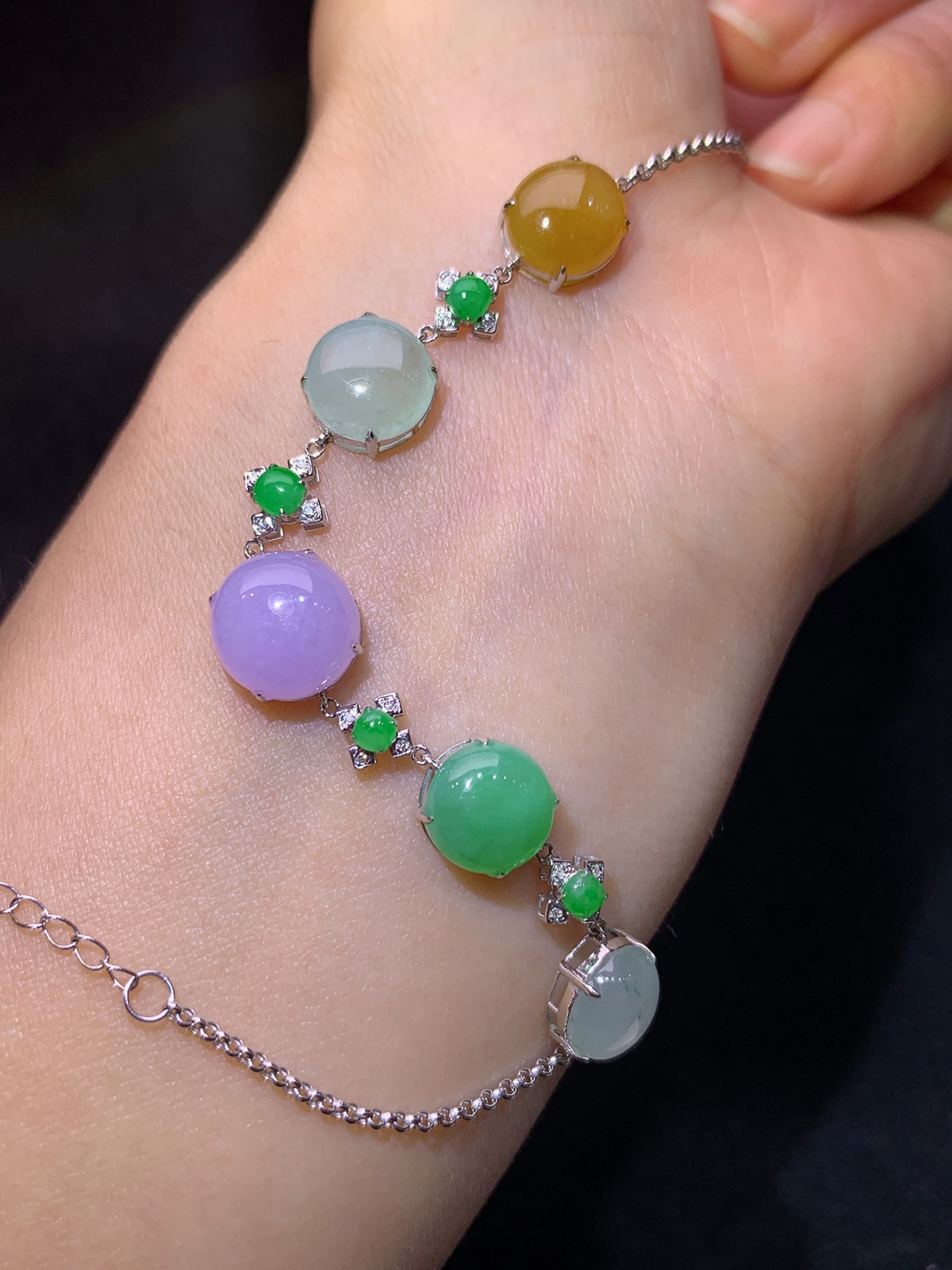 冰种多彩蛋面手链，18k金镶嵌，款式新颖，冰润细腻，种水足，Wq 尺寸9.7*9.4*4.1
