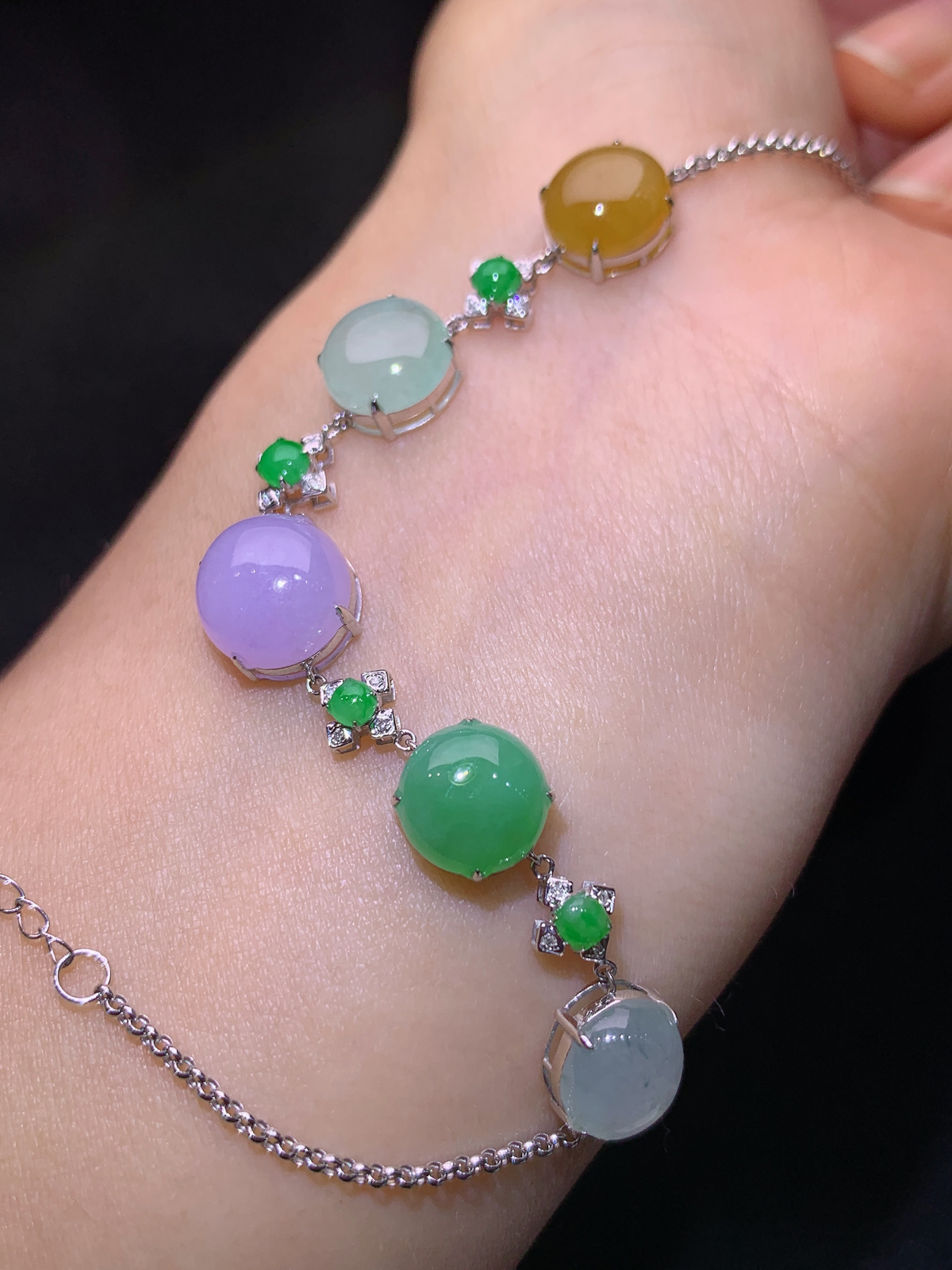 冰种多彩蛋面手链，18k金镶嵌，款式新颖，冰润细腻，种水足，Wq 尺寸9.7*9.4*4.1