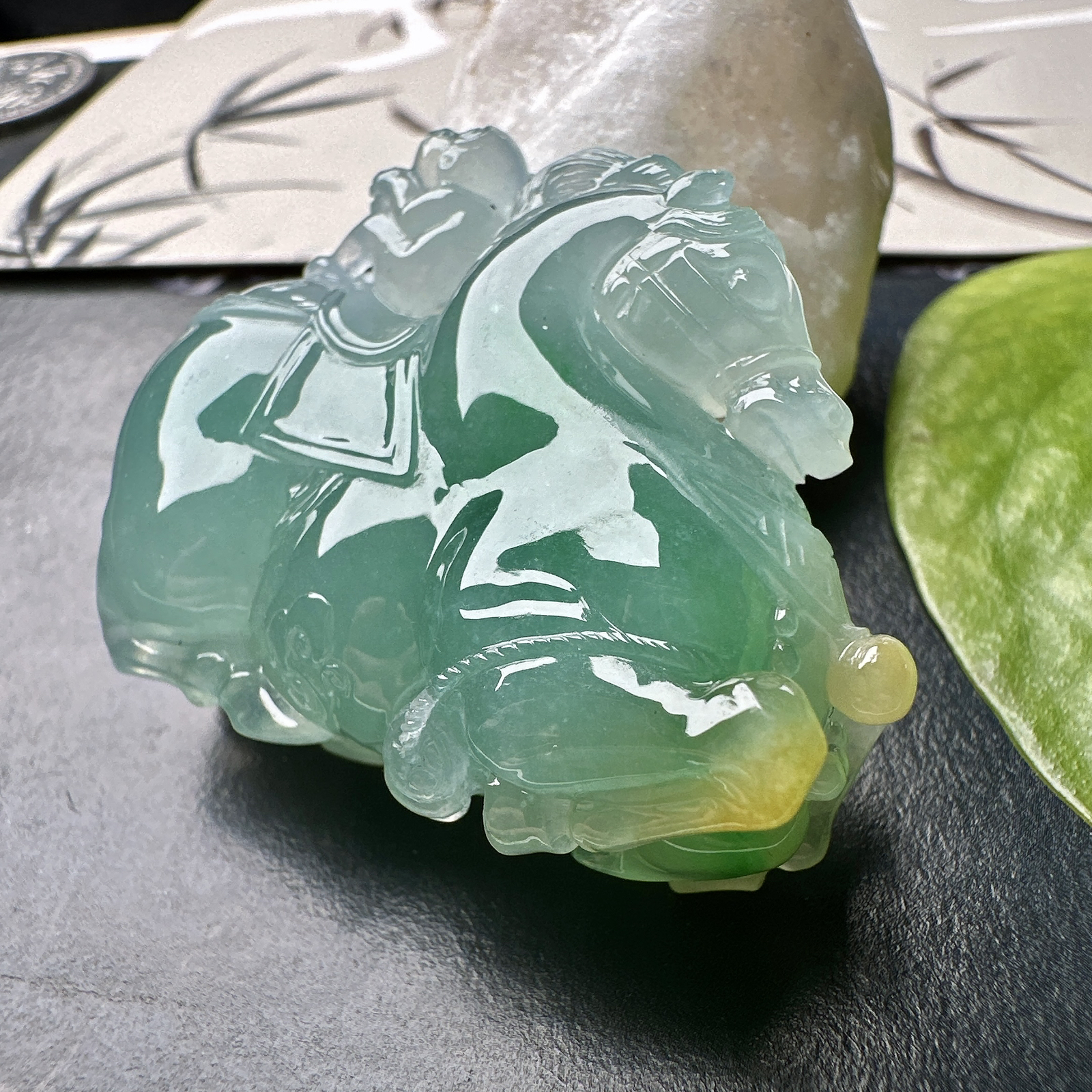 【冰种黄加绿唐马吊坠】马上封侯，种质上乘，质地细腻起胶感，冰感十足