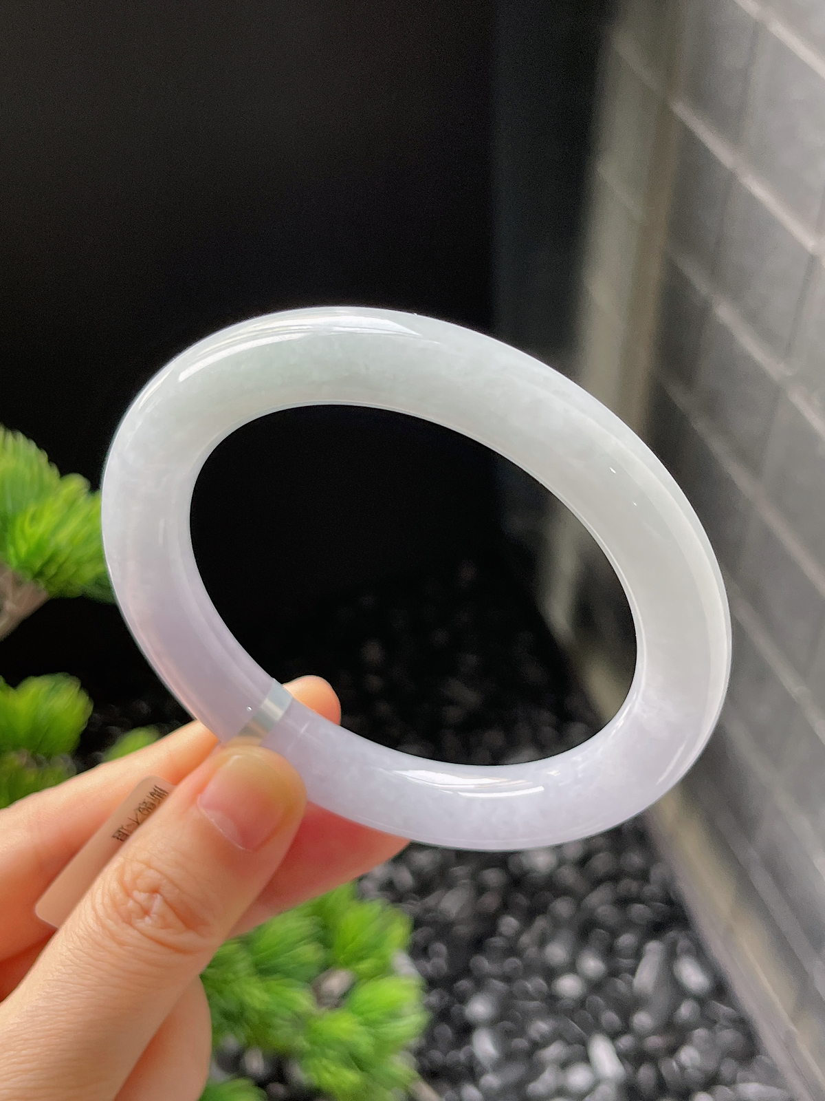 圆镯57.5圈口，翡翠糯化种淡春彩手镯