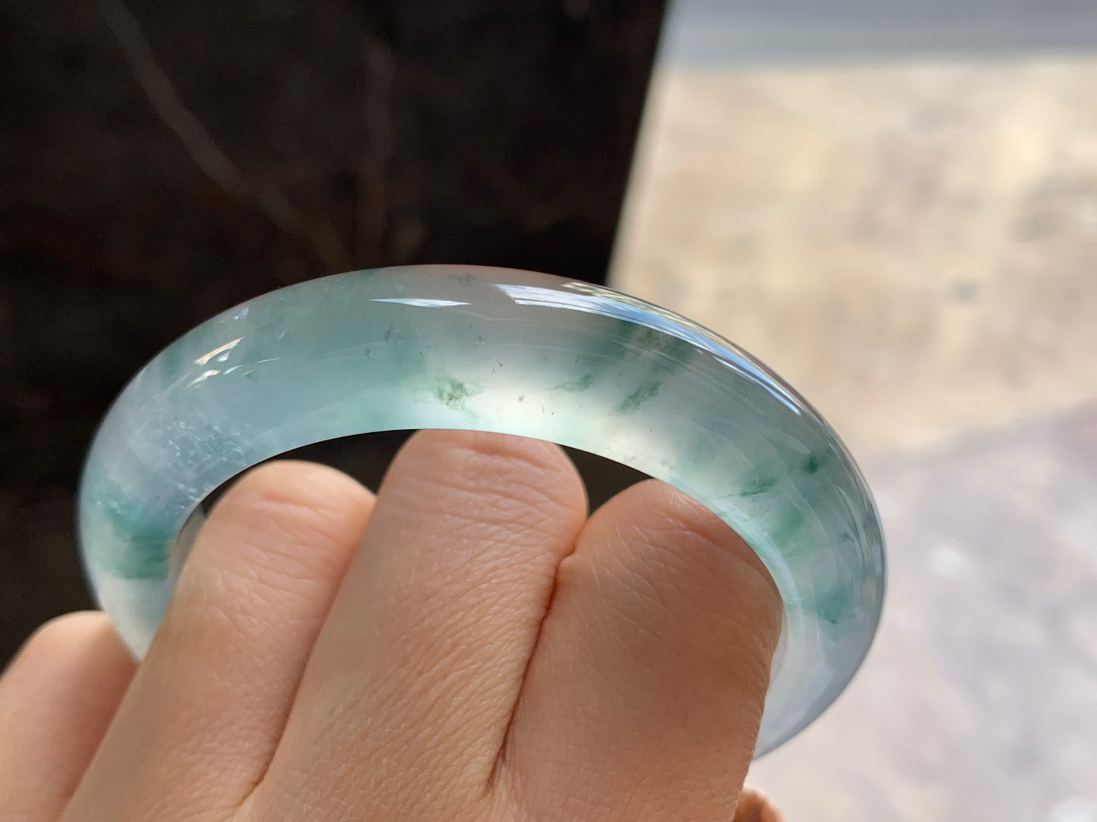 53-12.6-9.3

高冰蓝花手镯^_^透亮