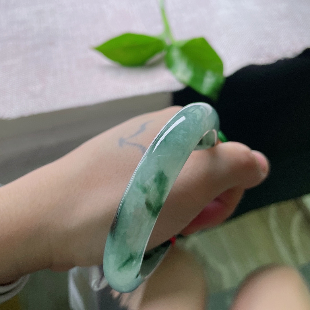 57.2/11.4/8.4，飘花，水润，细腻，贵气，优雅，甜美，雍容华贵，完美