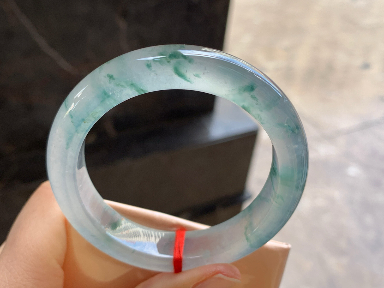 53-12.6-9.3

高冰蓝花手镯^_^透亮